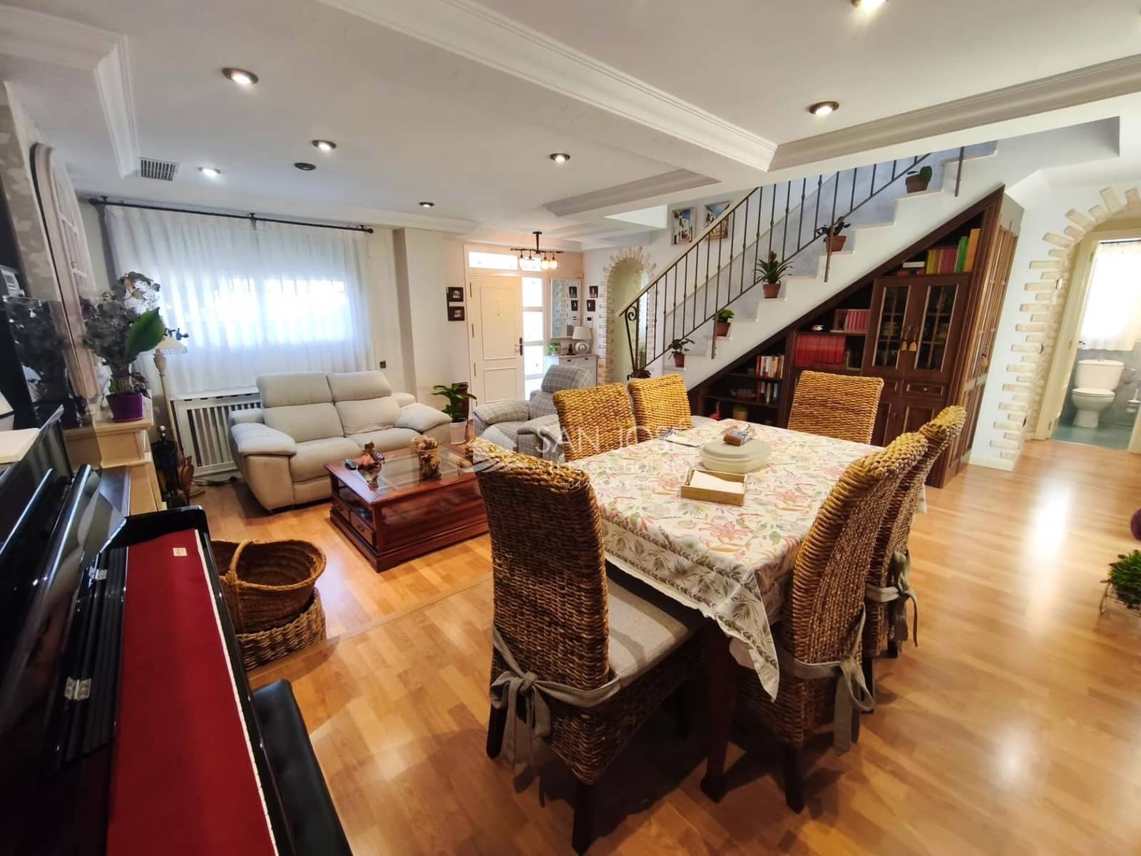 3 bedroom Villa for sale in Aspe with pool garage - € 380,000 (Ref: 9691139)