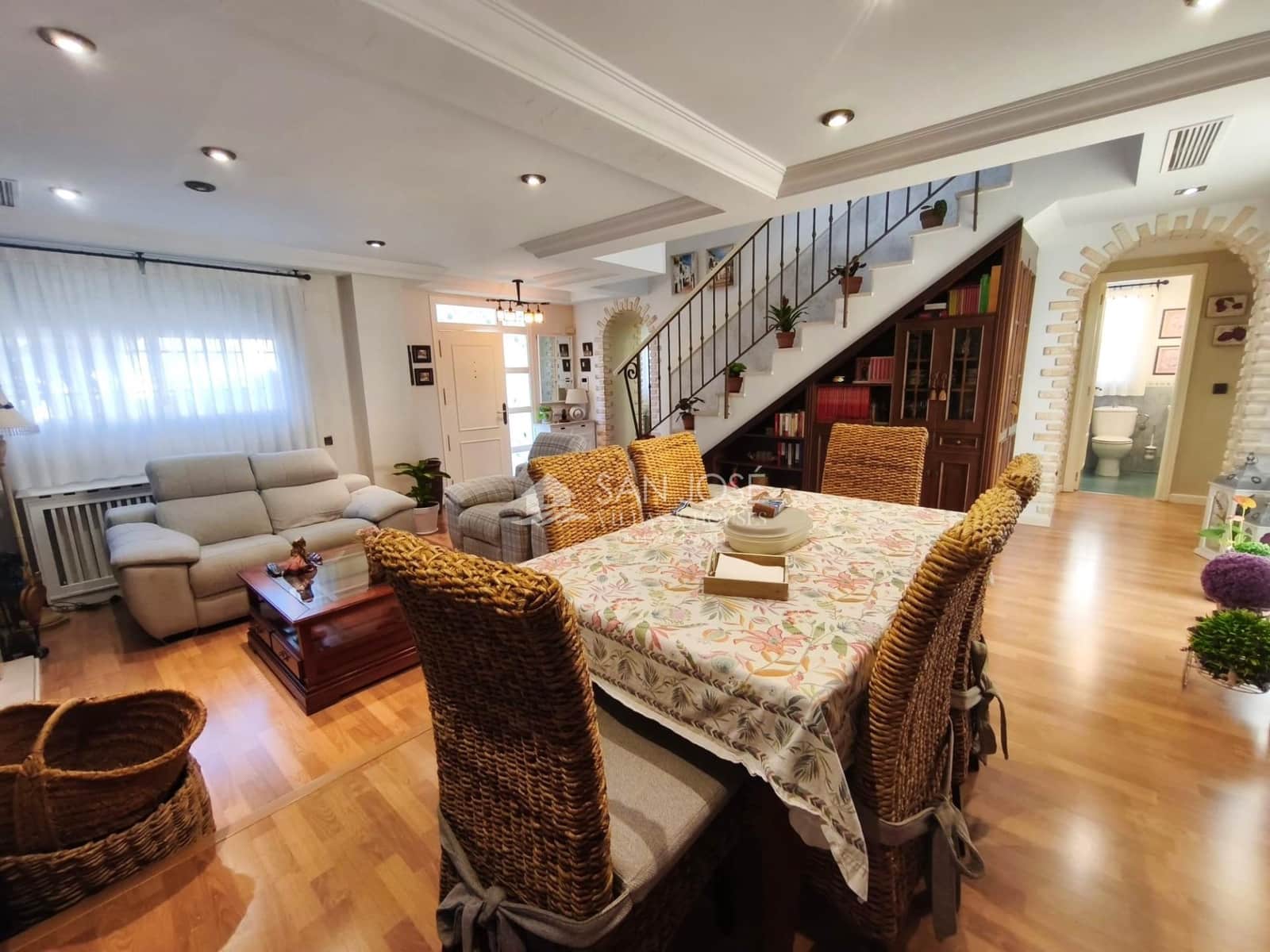 3 bedroom Villa for sale in Aspe with pool garage - € 380,000 (Ref: 9691139)