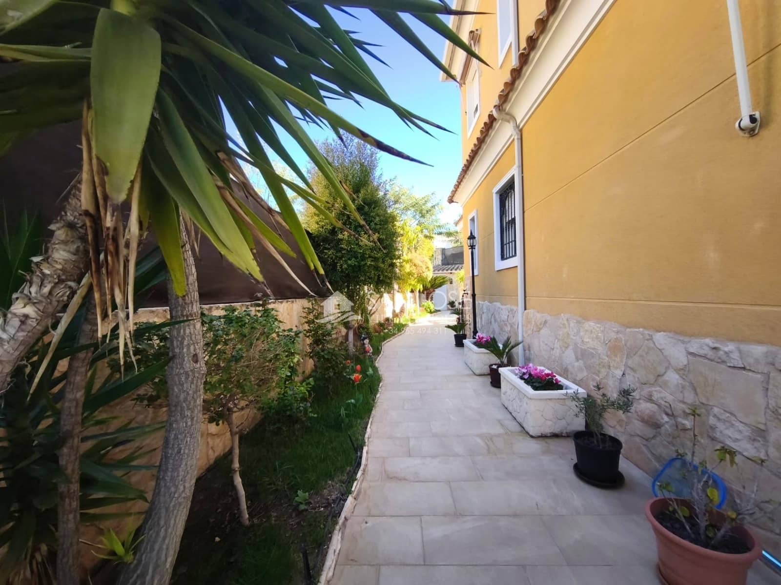 3 bedroom Villa for sale in Aspe with pool garage - € 380,000 (Ref: 9691139)