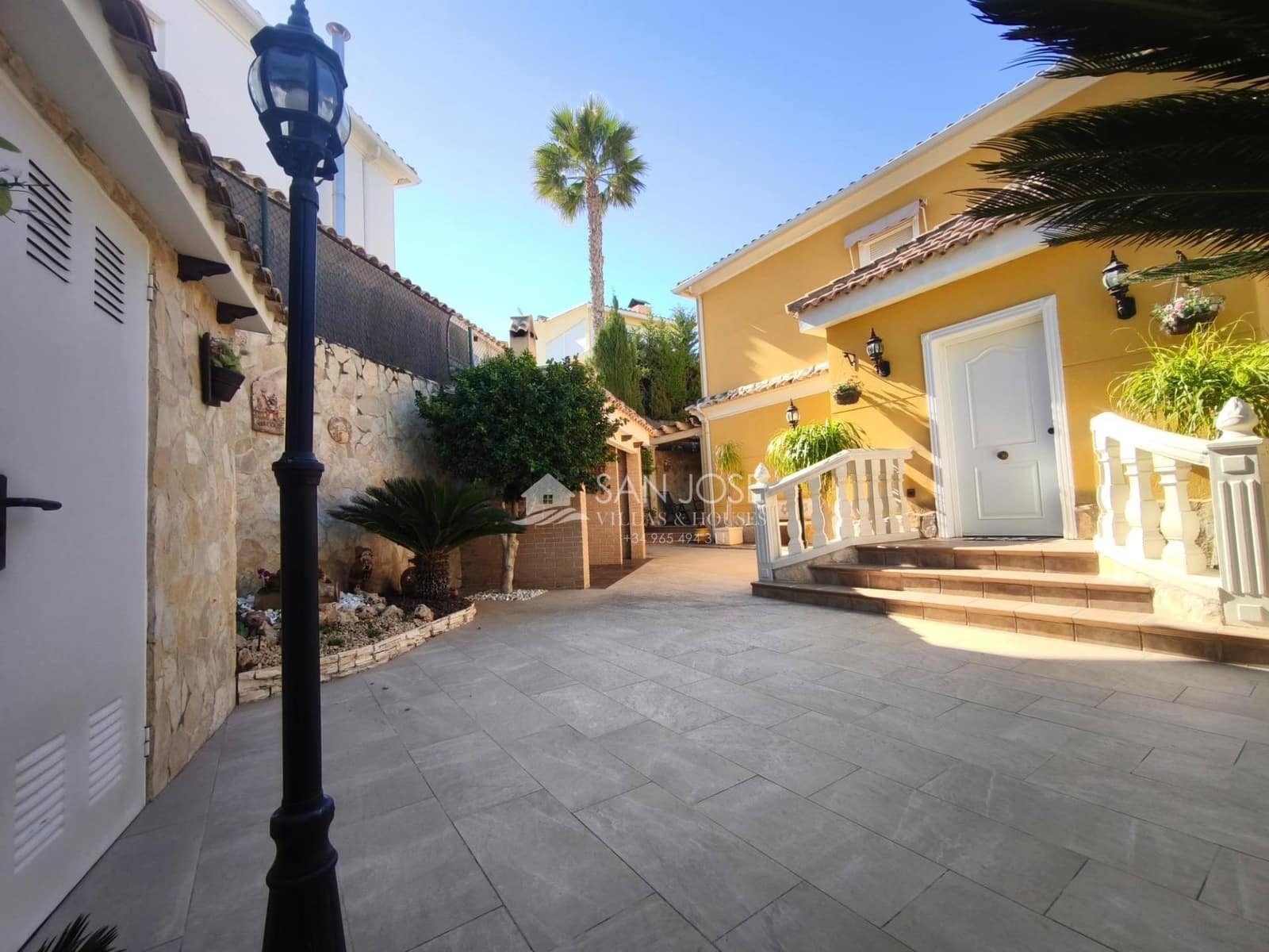 3 bedroom Villa for sale in Aspe with pool garage - € 380,000 (Ref: 9691139)