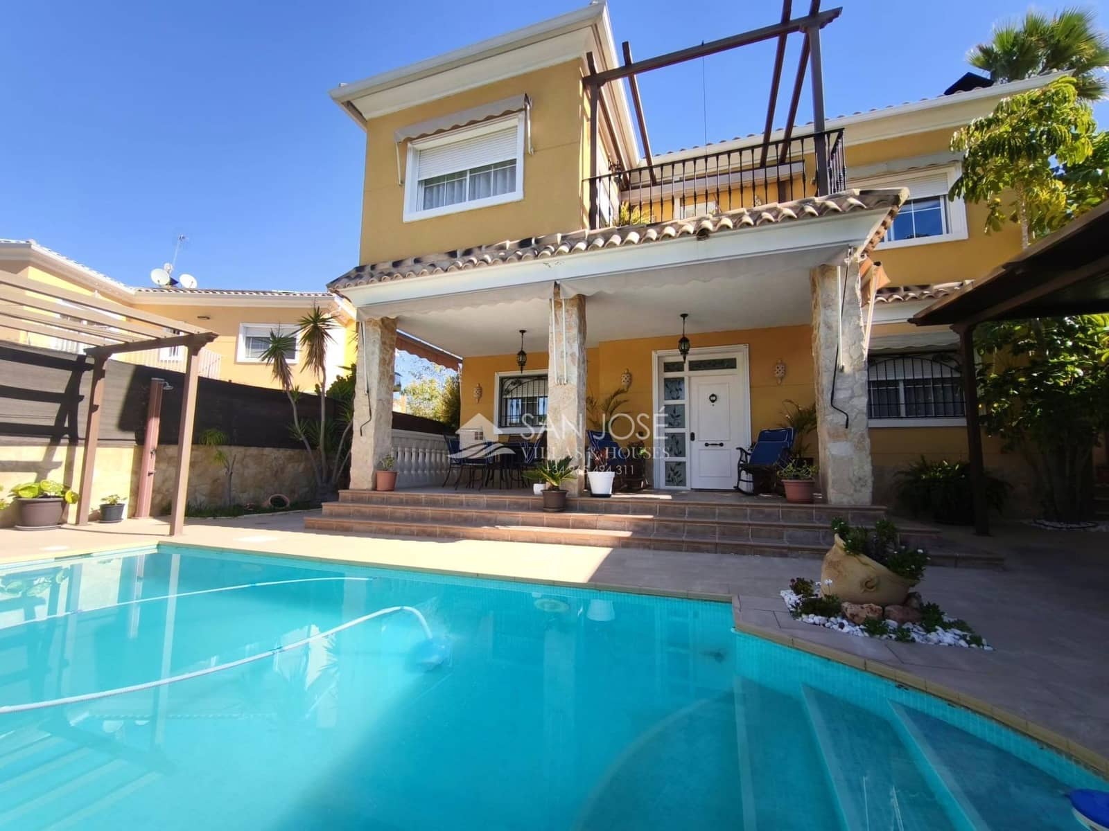 3 bedroom Villa for sale in Aspe with pool garage - € 380,000 (Ref: 9691139)