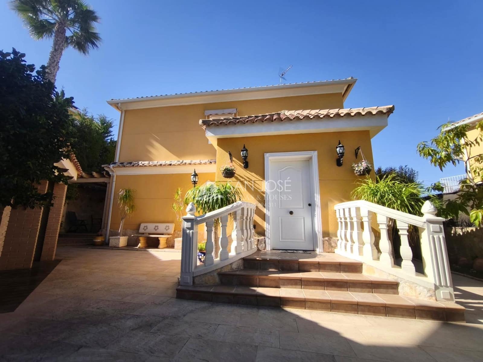 3 bedroom Villa for sale in Aspe with pool garage - € 380,000 (Ref: 9691139)