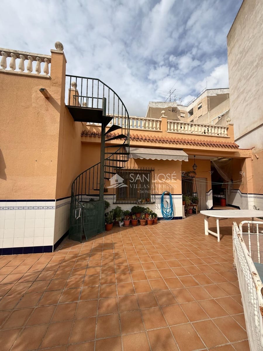 4 bedroom Villa for sale in Novelda with pool garage - € 299,000 (Ref: 9707567)