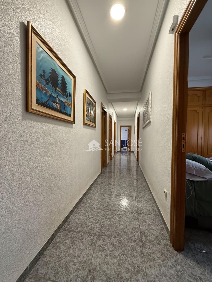 4 bedroom Villa for sale in Novelda with pool garage - € 299,000 (Ref: 9707567)