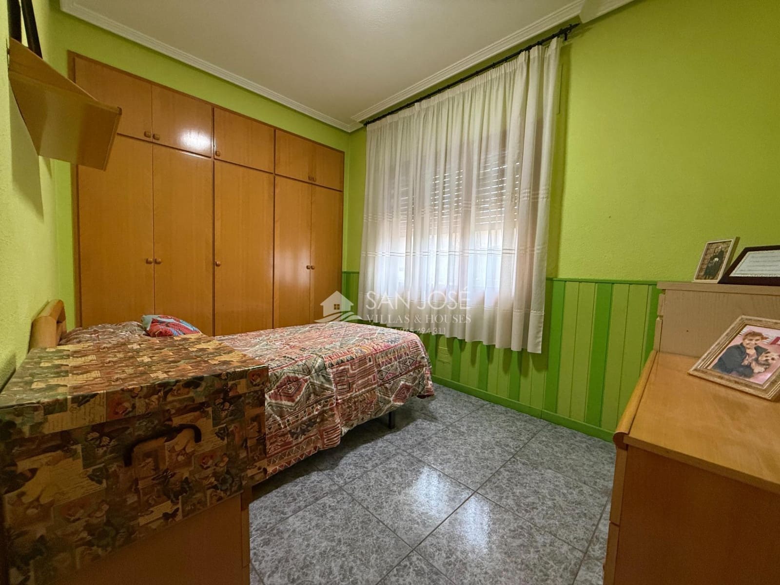 4 bedroom Villa for sale in Novelda with pool garage - € 299,000 (Ref: 9707567)