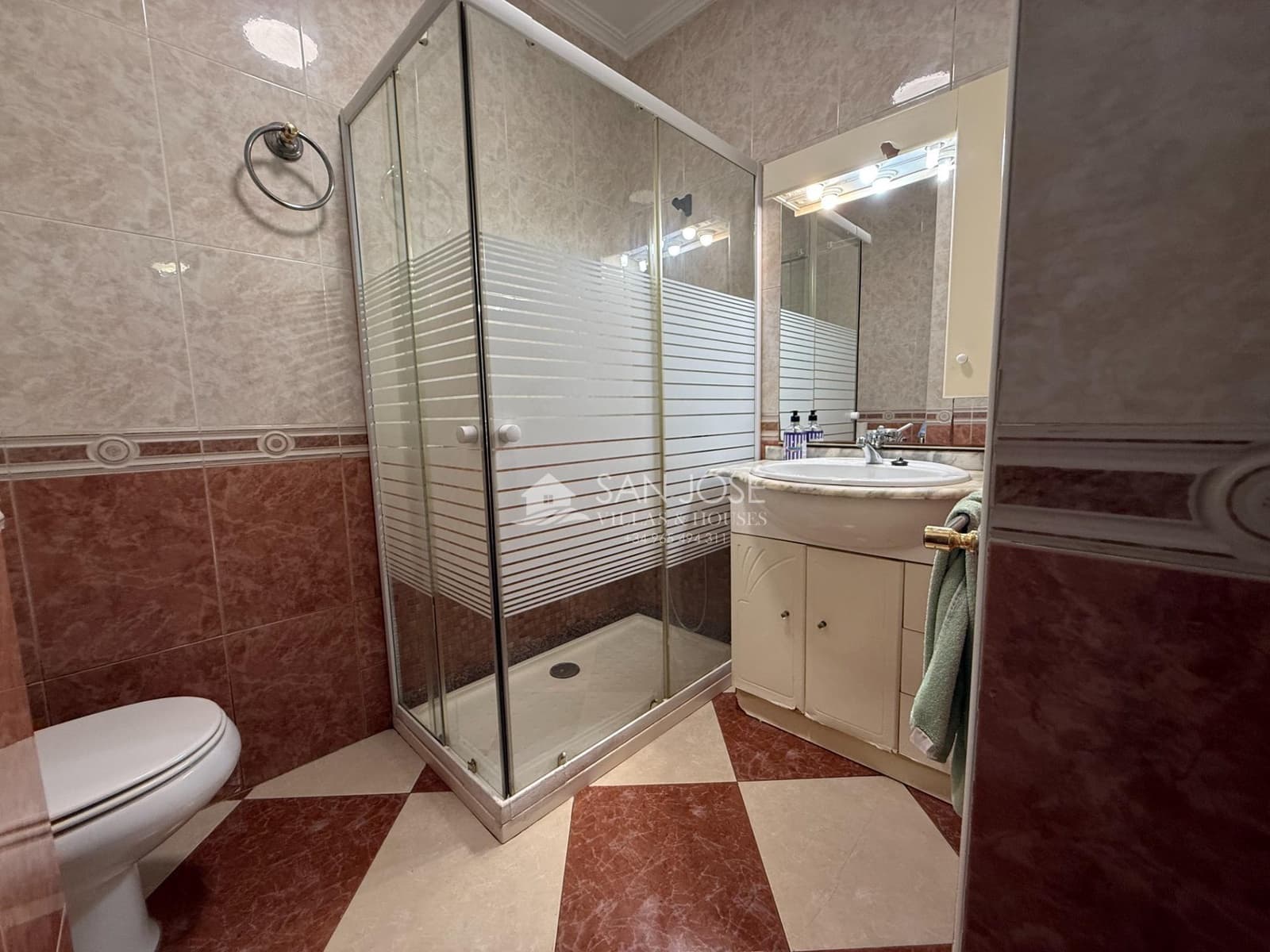 4 bedroom Villa for sale in Novelda with pool garage - € 299,000 (Ref: 9707567)