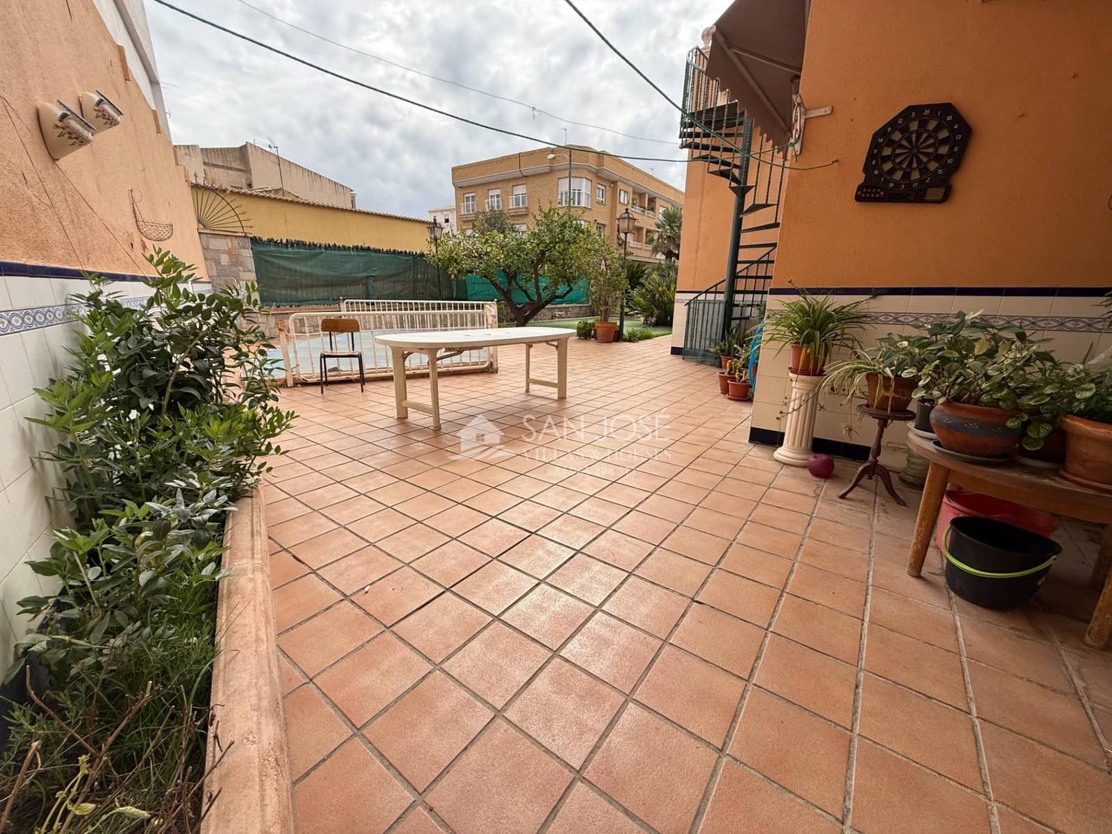 4 bedroom Villa for sale in Novelda with pool garage - € 299,000 (Ref: 9707567)