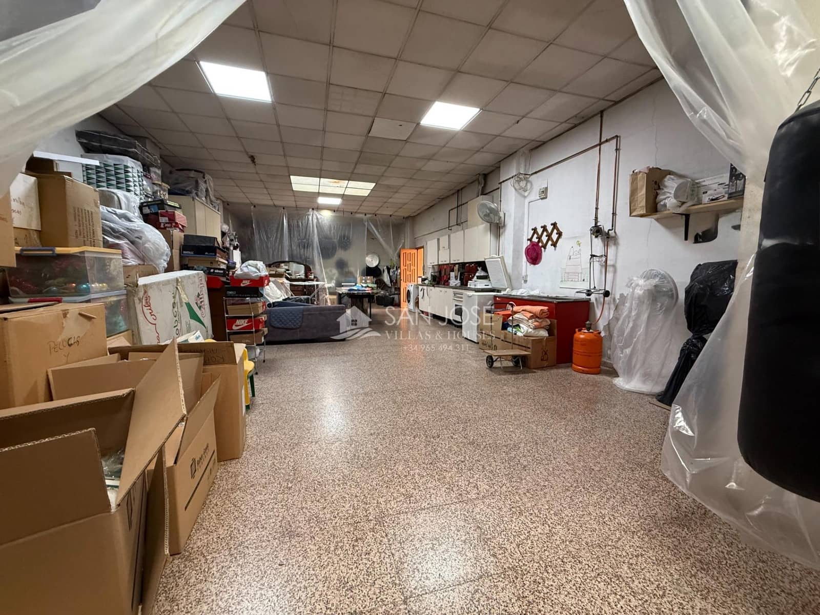 4 bedroom Villa for sale in Novelda with pool garage - € 299,000 (Ref: 9707567)