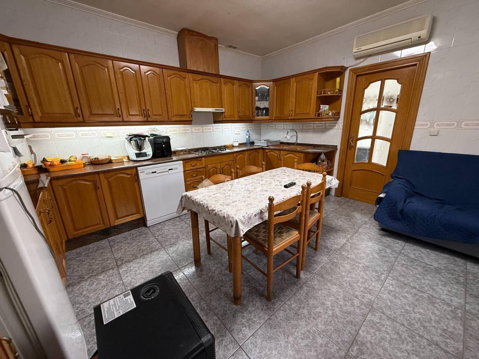 4 bedroom Villa for sale in Novelda with pool garage - € 299,000 (Ref: 9707567)