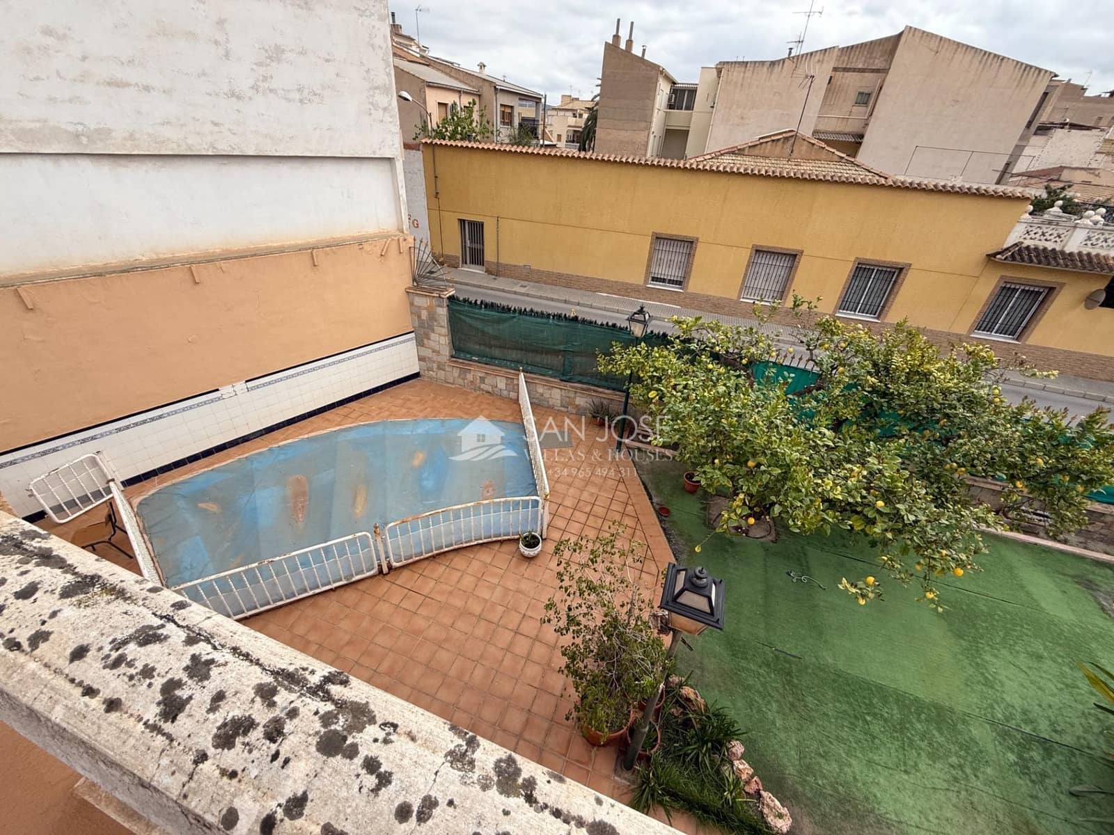 4 bedroom Villa for sale in Novelda with pool garage - € 299,000 (Ref: 9707567)