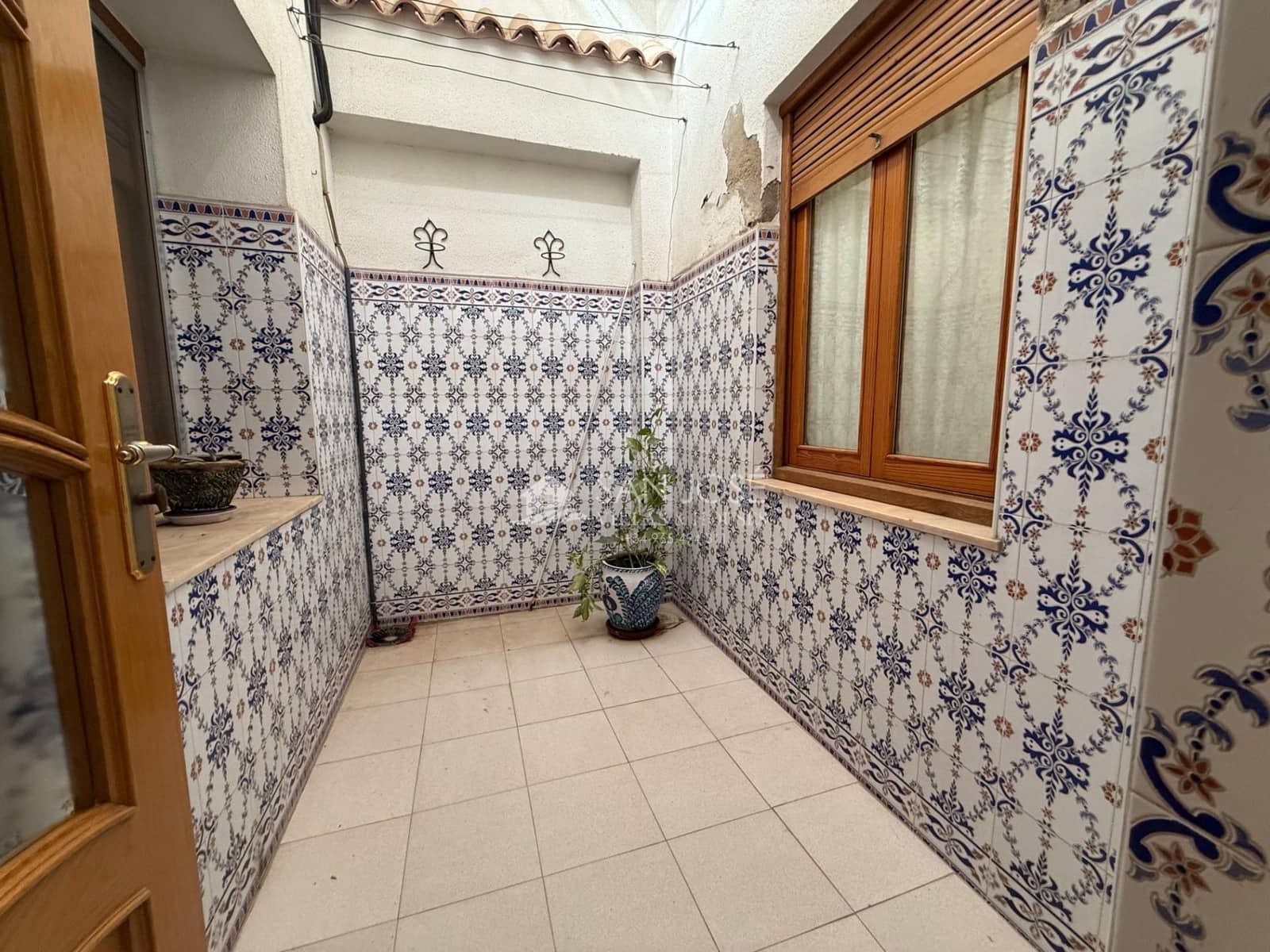 4 bedroom Villa for sale in Novelda with pool garage - € 299,000 (Ref: 9707567)