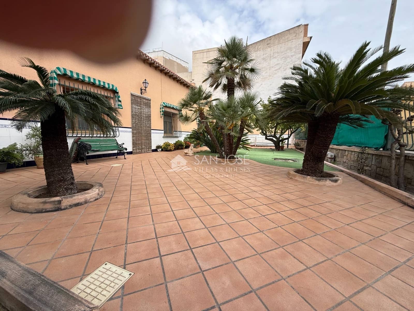 Chalet de 4 habitaciones en Novelda en venta con piscina garaje - 299.000 € (Ref: 9707567)
