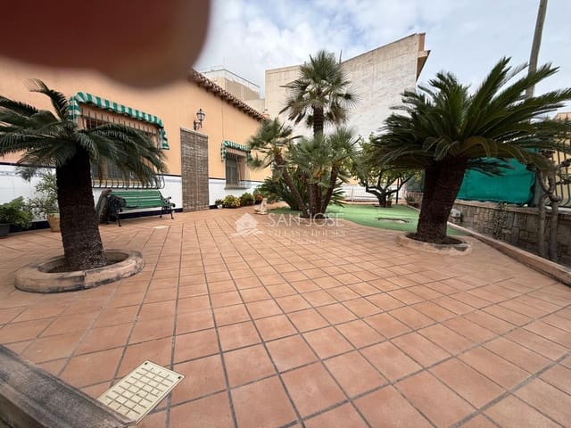 4 sypialnia Willa na sprzedaż w Novelda z basenem garażem - 299 000 € (Ref: 9707567)