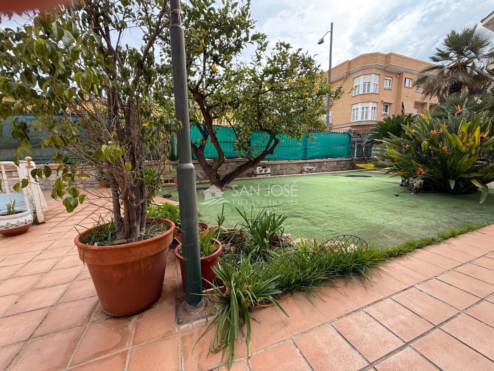 Chalet de 4 habitaciones en Novelda en venta con piscina garaje - 299.000 € (Ref: 9707567)
