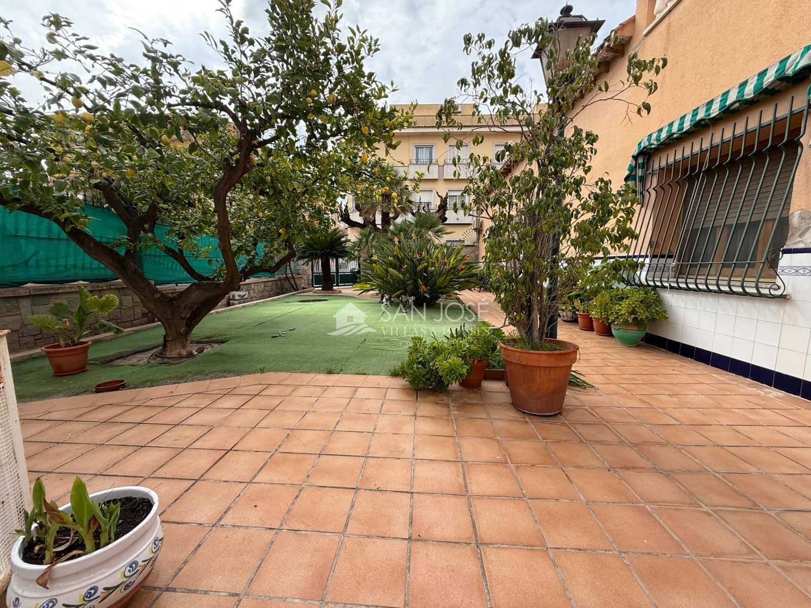 Chalet de 4 habitaciones en Novelda en venta con piscina garaje - 299.000 € (Ref: 9707567)