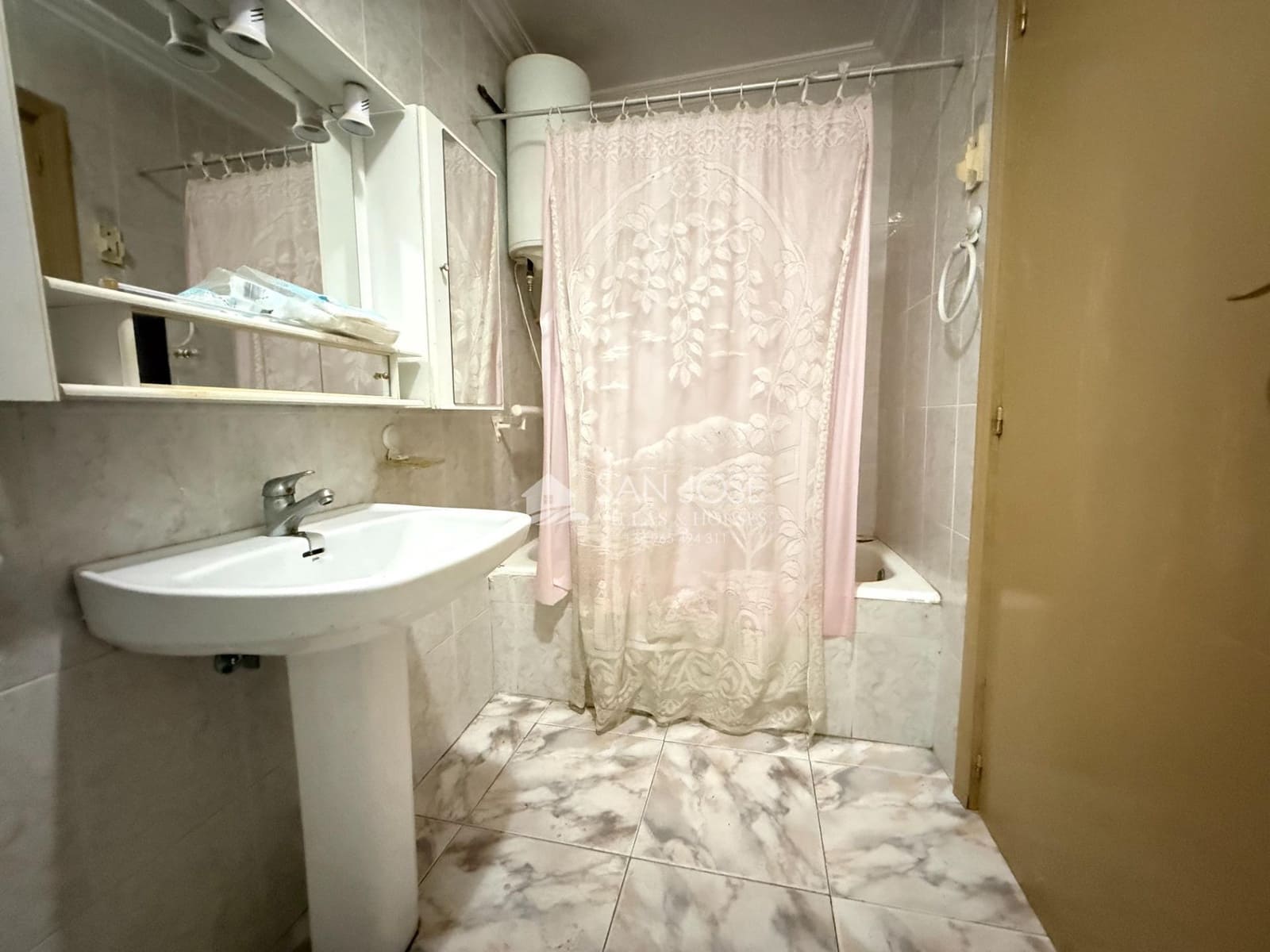 4 bedroom Villa for sale in Aspe - € 125,000 (Ref: 9729367)