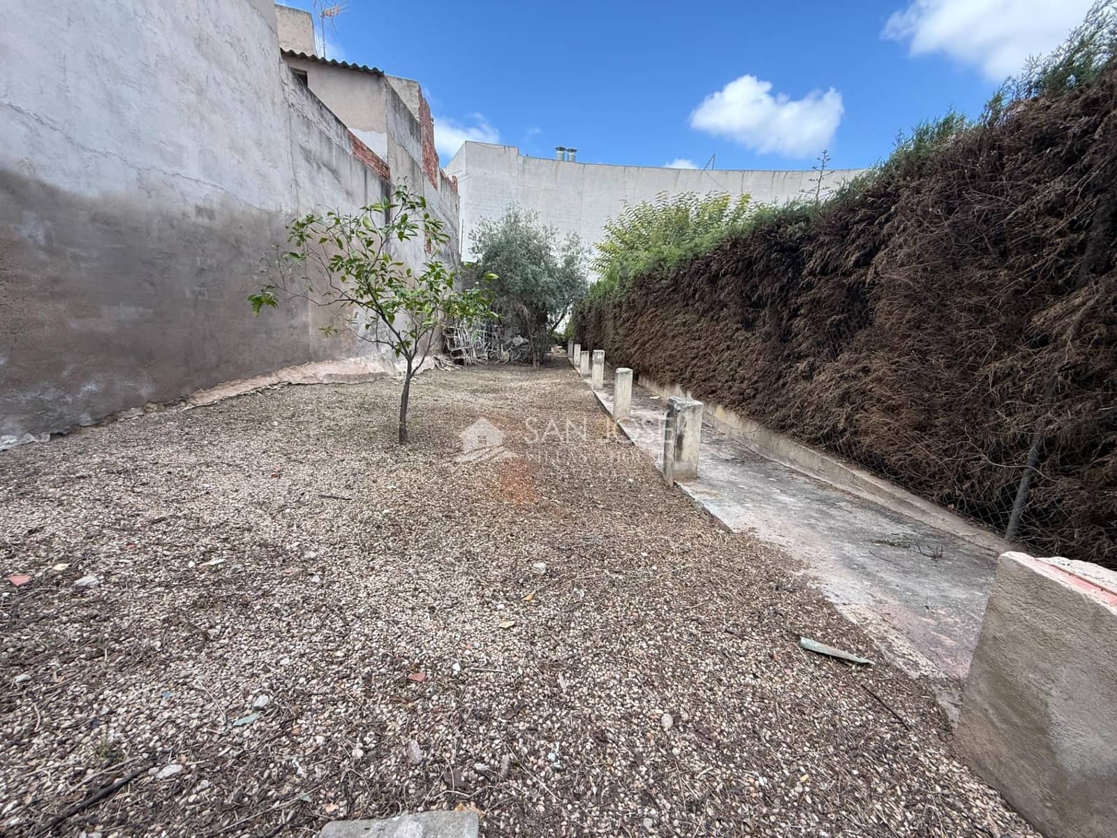 4 bedroom Villa for sale in Aspe - € 125,000 (Ref: 9729367)