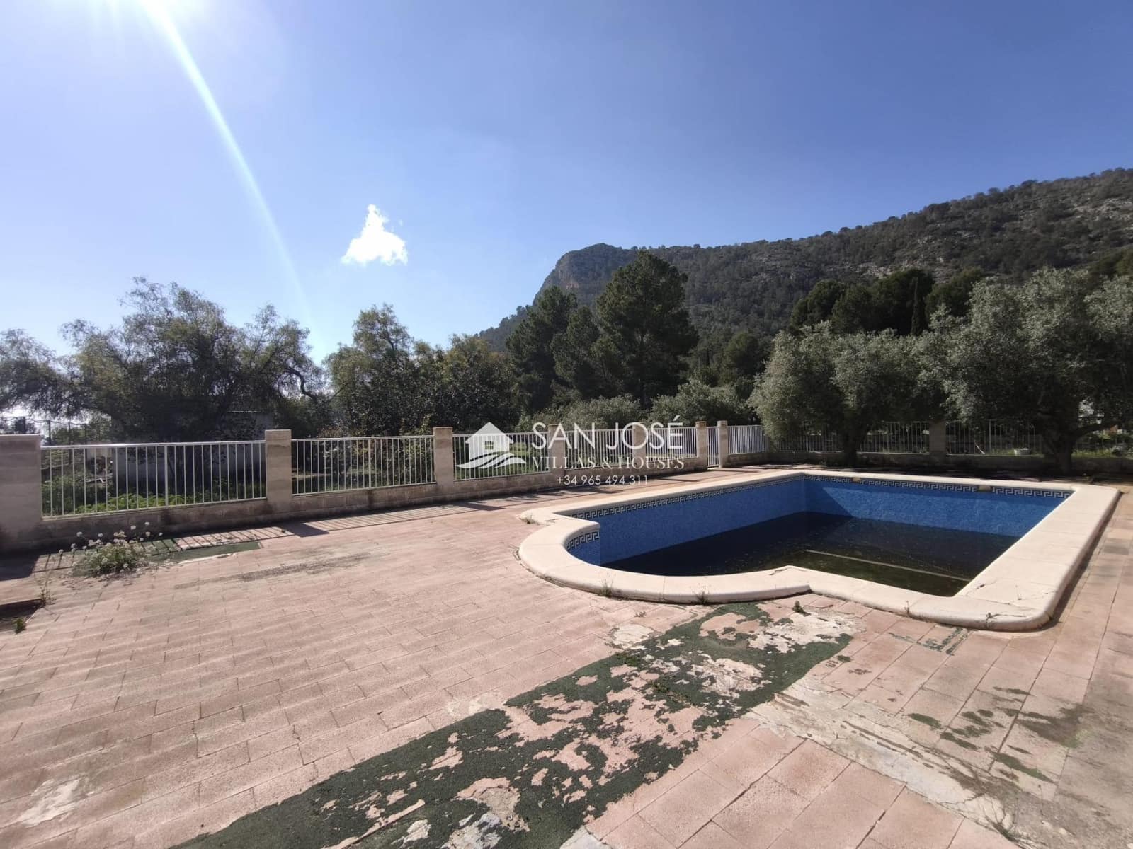 Chalet de 5 habitaciones en Aspe en venta con piscina - 295.000 € (Ref: 9788561)