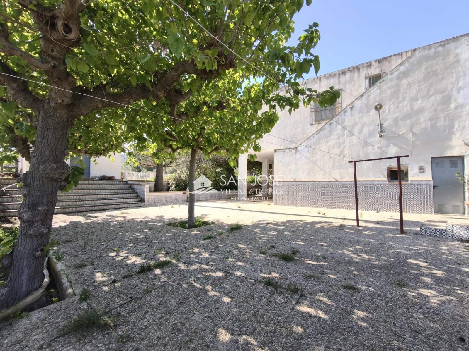 Chalet de 5 habitaciones en Aspe en venta con piscina - 295.000 € (Ref: 9788561)