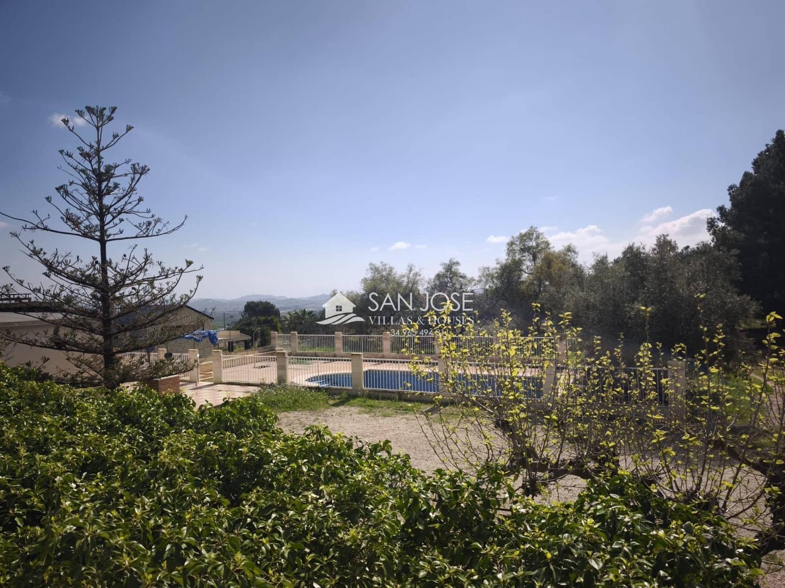 Chalet de 5 habitaciones en Aspe en venta con piscina - 295.000 € (Ref: 9788561)