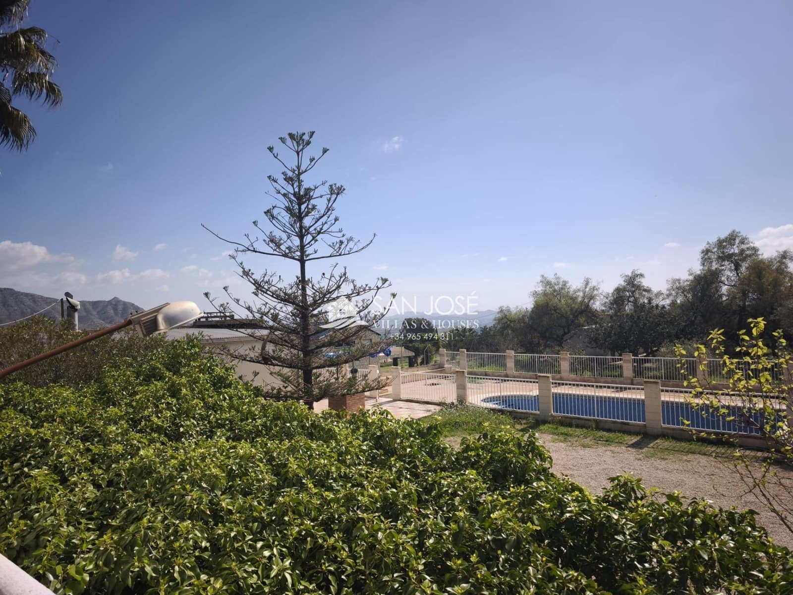 Chalet de 5 habitaciones en Aspe en venta con piscina - 295.000 € (Ref: 9788561)