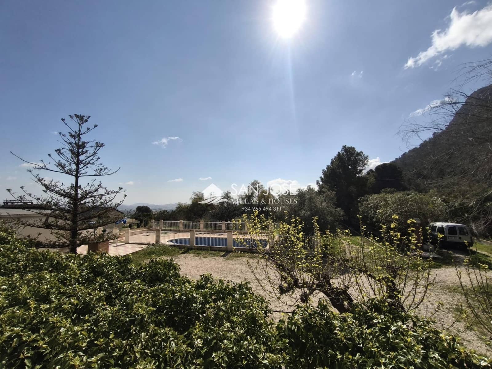 Chalet de 5 habitaciones en Aspe en venta con piscina - 295.000 € (Ref: 9788561)