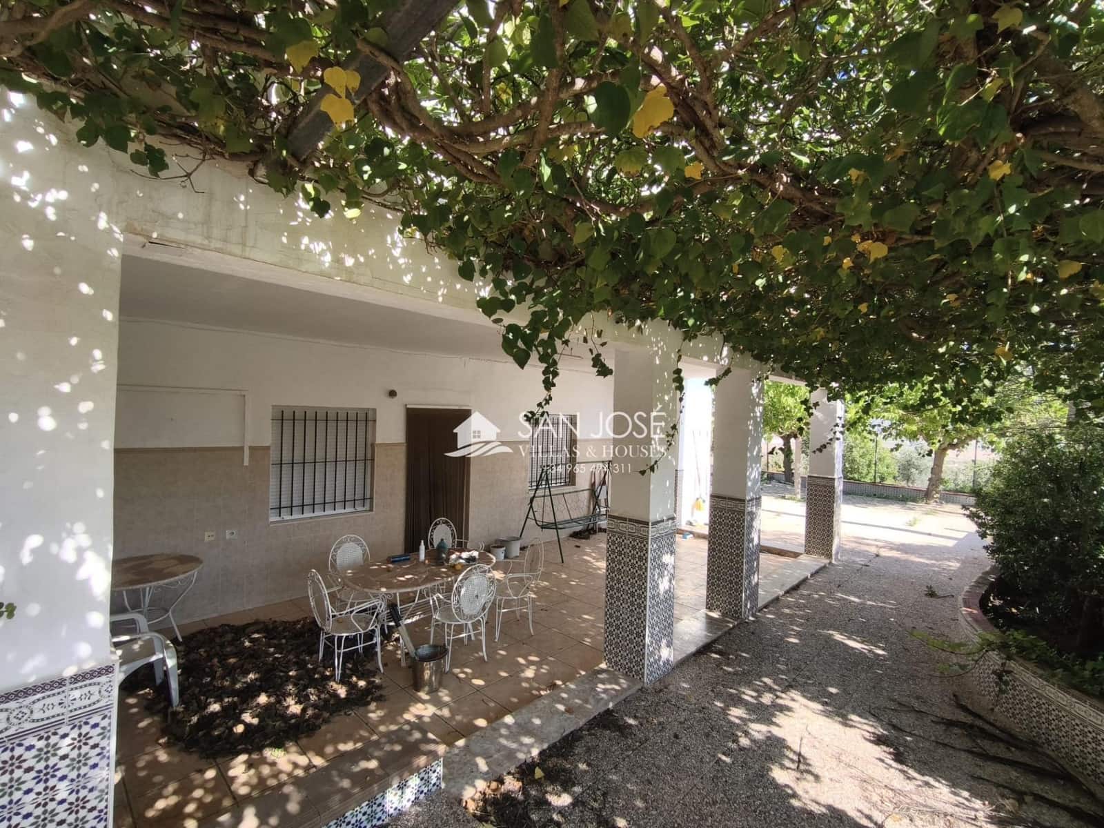 Chalet de 5 habitaciones en Aspe en venta con piscina - 295.000 € (Ref: 9788561)