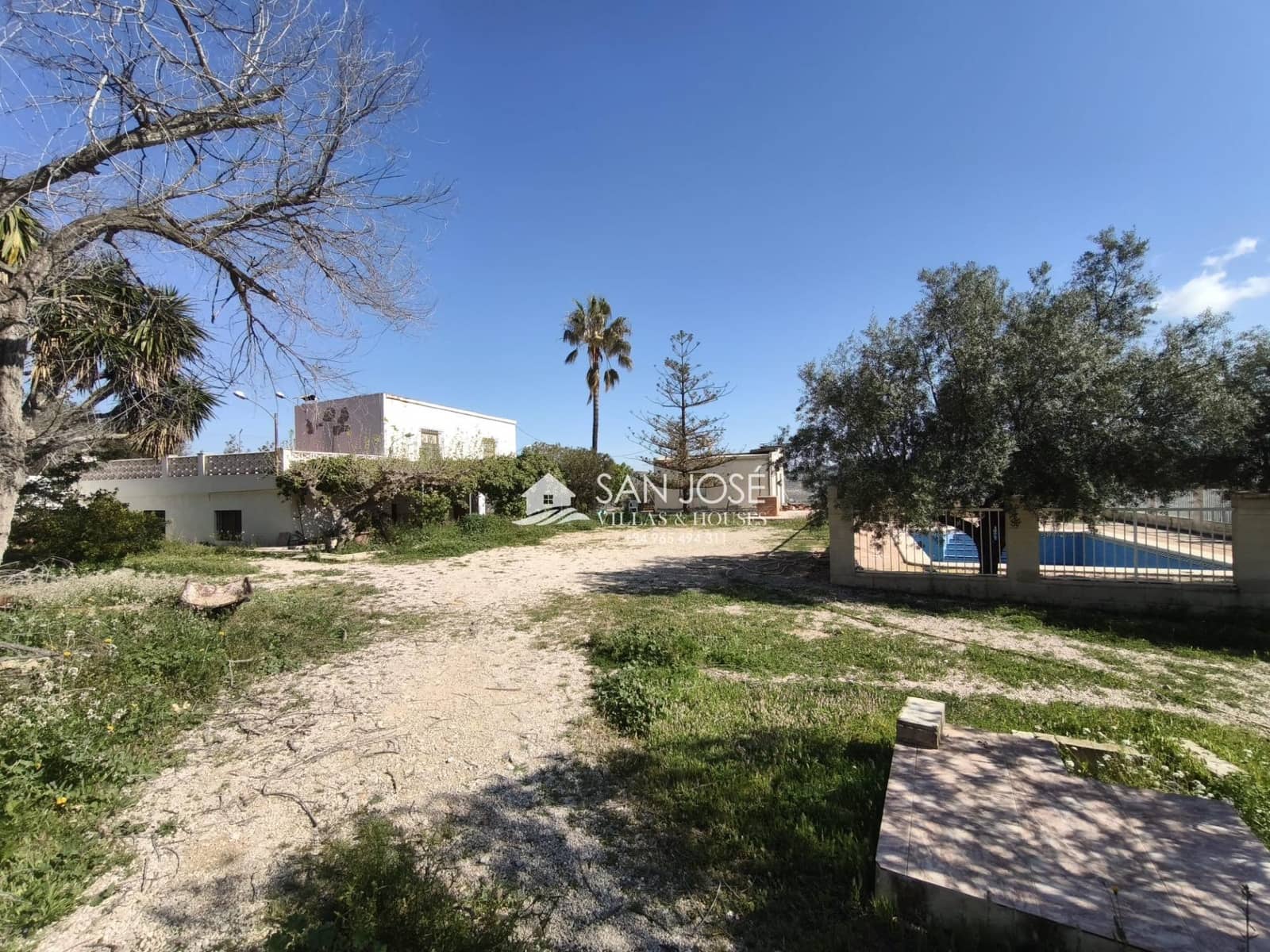 Chalet de 5 habitaciones en Aspe en venta con piscina - 295.000 € (Ref: 9788561)