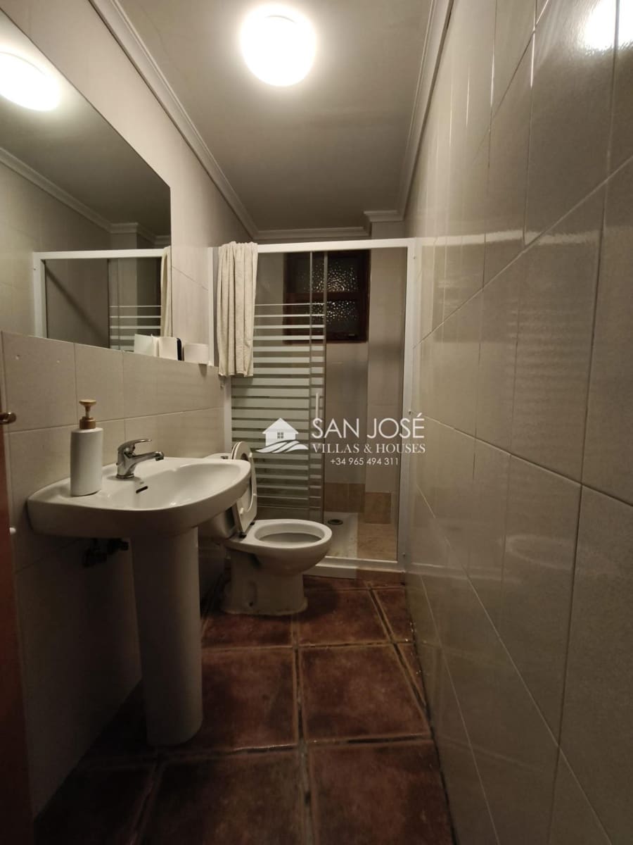 5 bedroom Villa for sale in Aspe with pool - € 285,000 (Ref: 9788561)