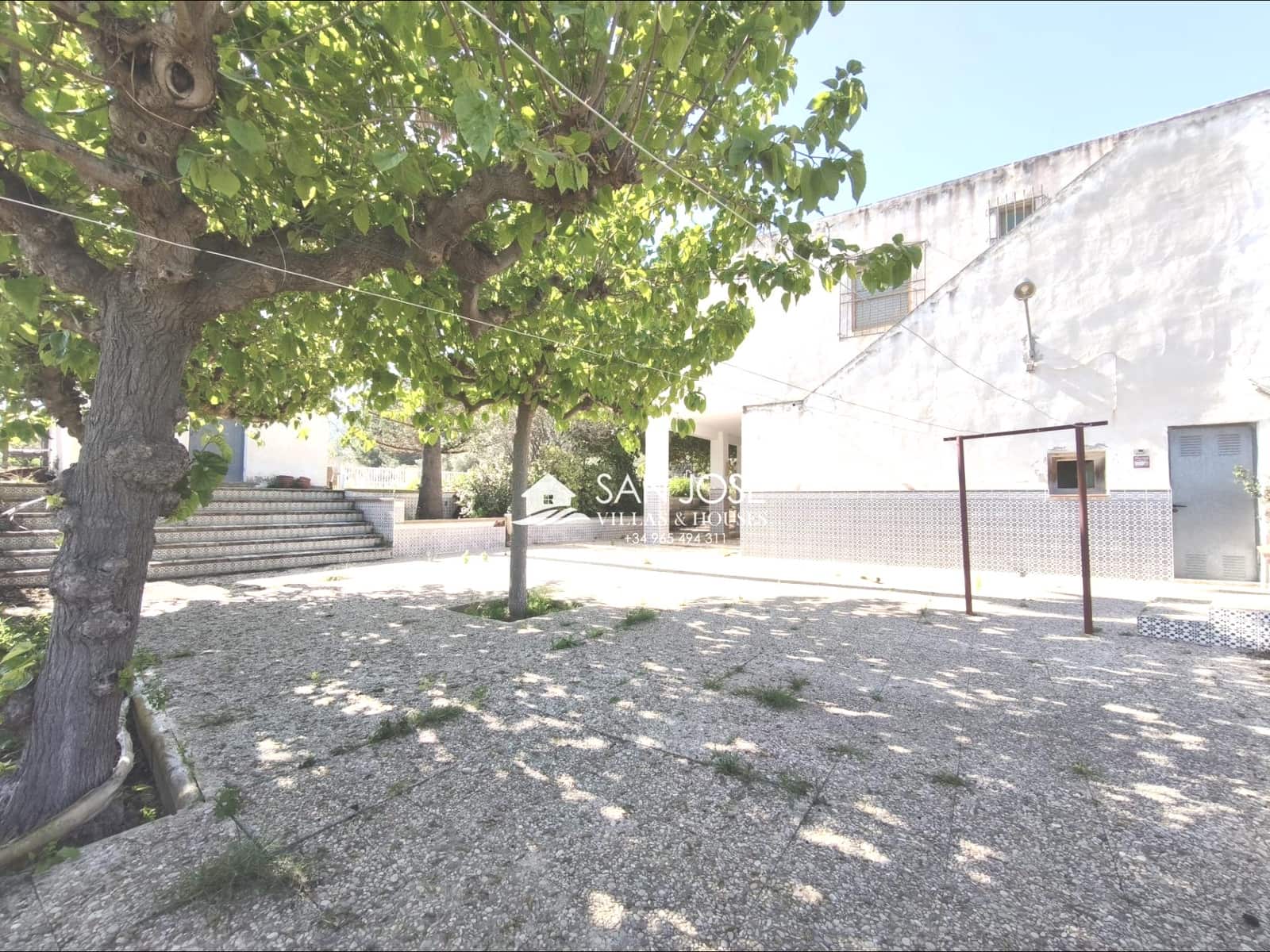 5 bedroom Villa for sale in Aspe with pool - € 285,000 (Ref: 9788561)