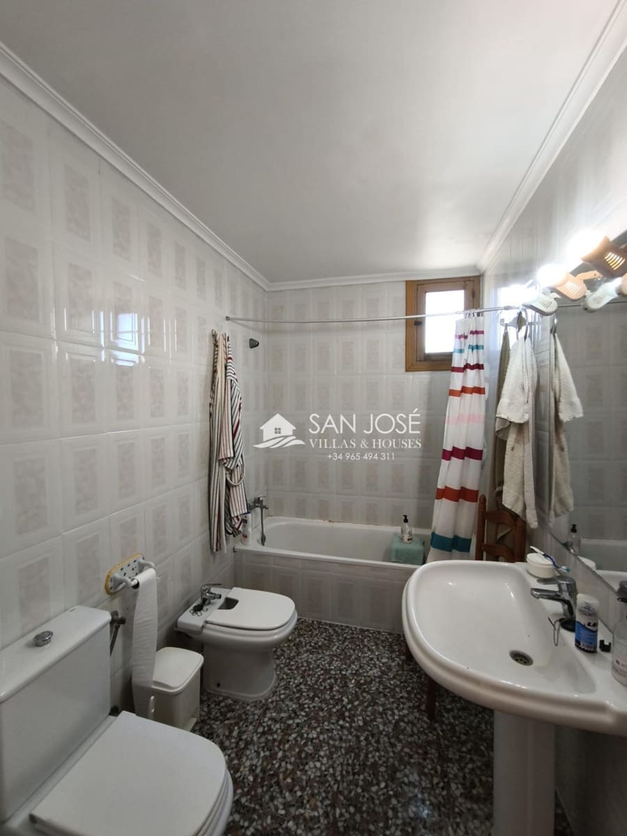 5 bedroom Villa for sale in Aspe with pool - € 285,000 (Ref: 9788561)