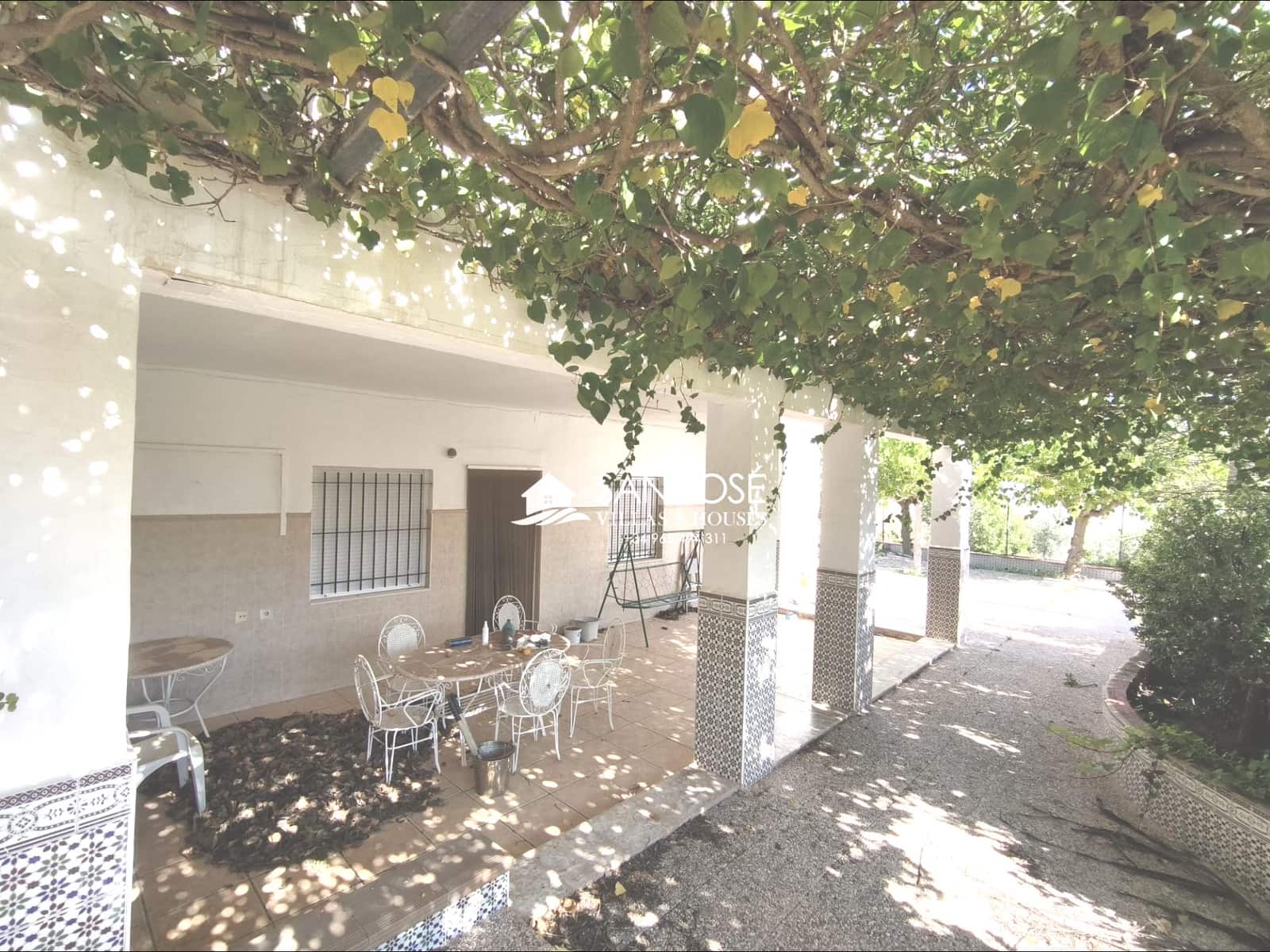 5 bedroom Villa for sale in Aspe with pool - € 285,000 (Ref: 9788561)