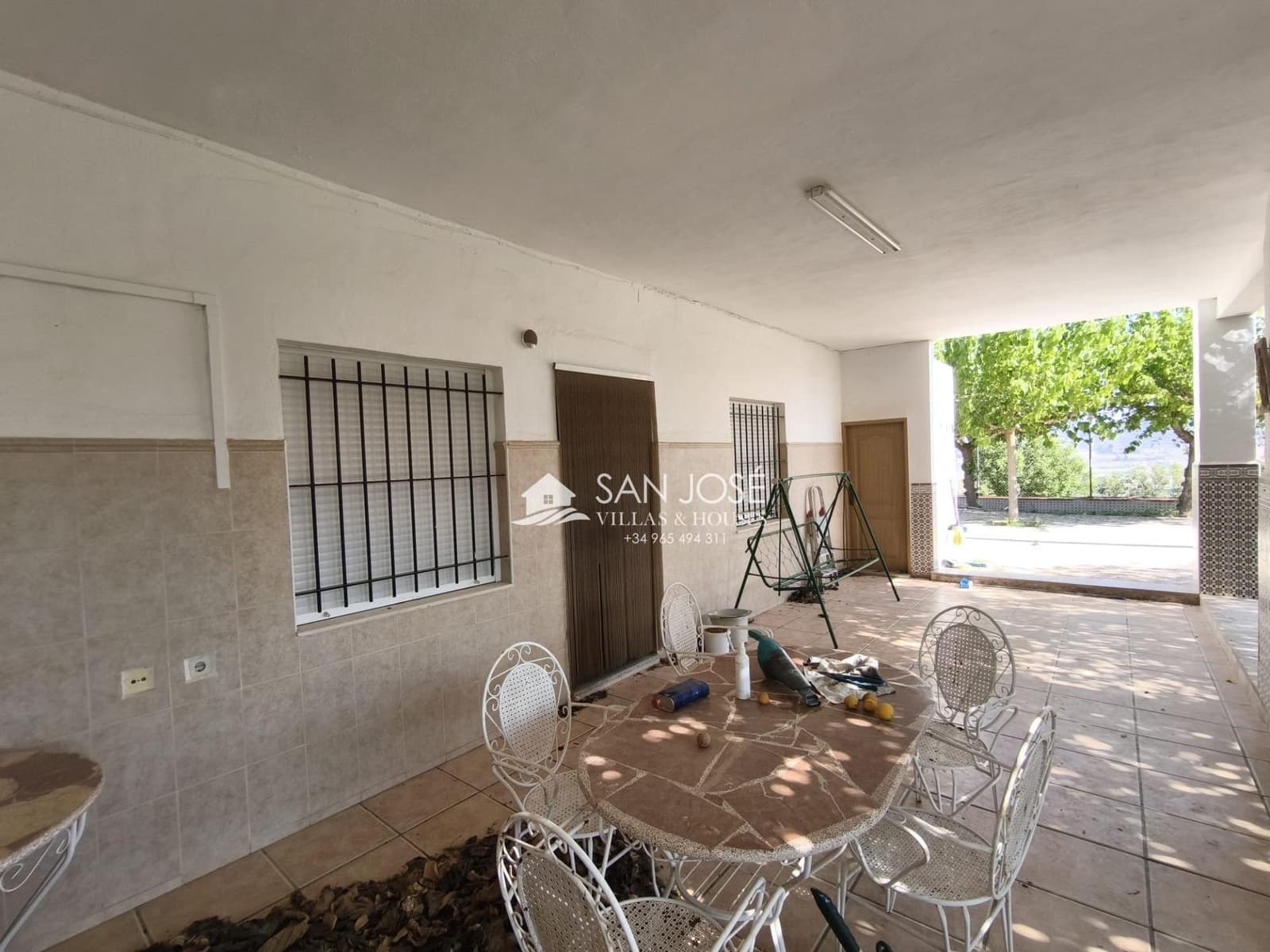 5 bedroom Villa for sale in Aspe with pool - € 285,000 (Ref: 9788561)