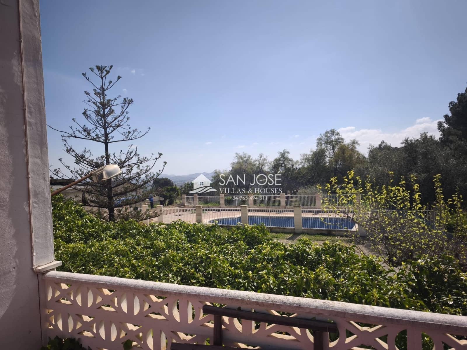 5 bedroom Villa for sale in Aspe with pool - € 285,000 (Ref: 9788561)