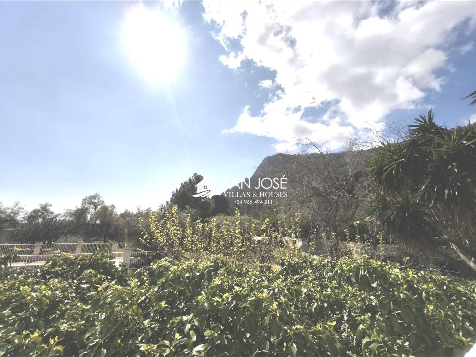5 bedroom Villa for sale in Aspe with pool - € 285,000 (Ref: 9788561)