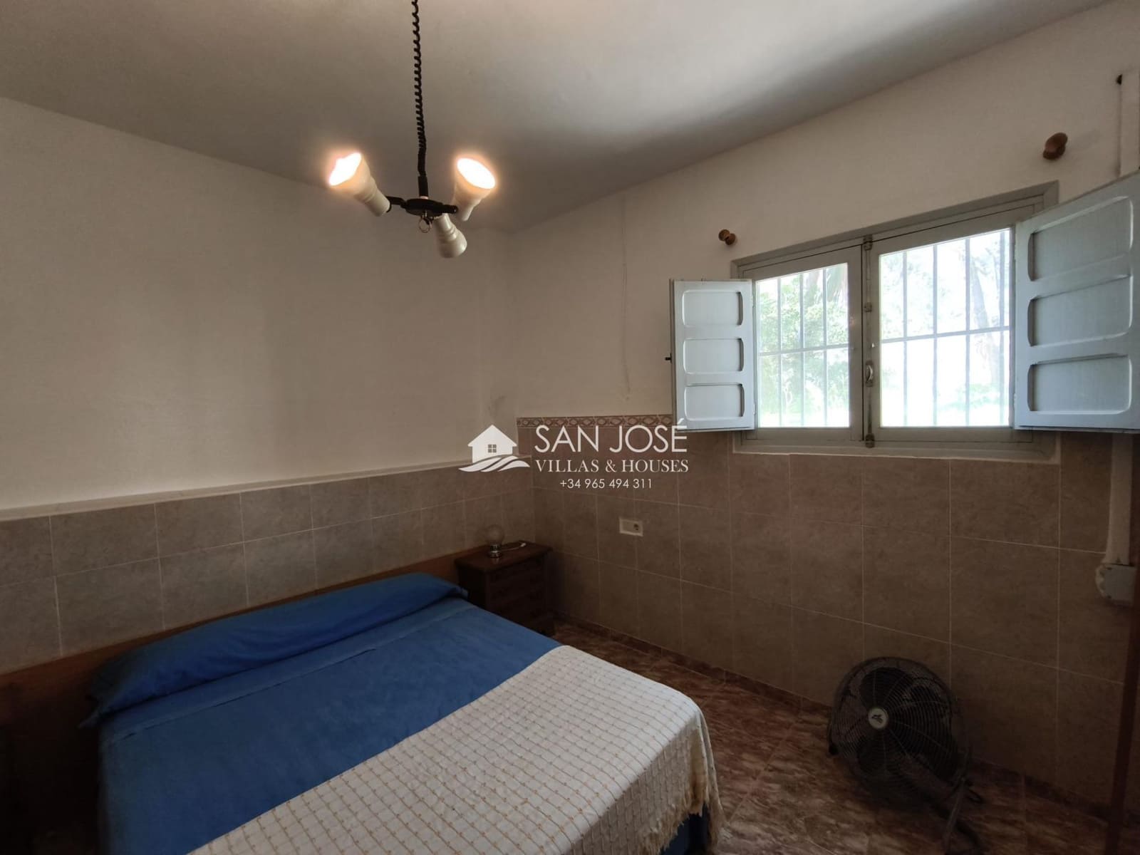 5 bedroom Villa for sale in Aspe with pool - € 285,000 (Ref: 9788561)