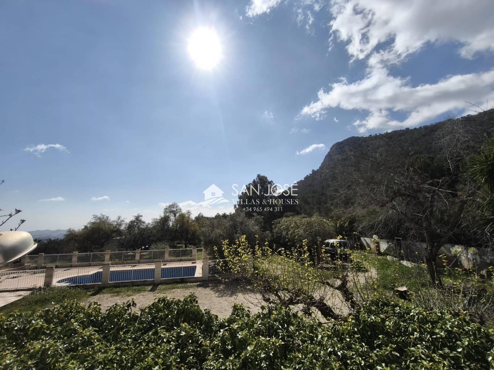 5 bedroom Villa for sale in Aspe with pool - € 285,000 (Ref: 9788561)