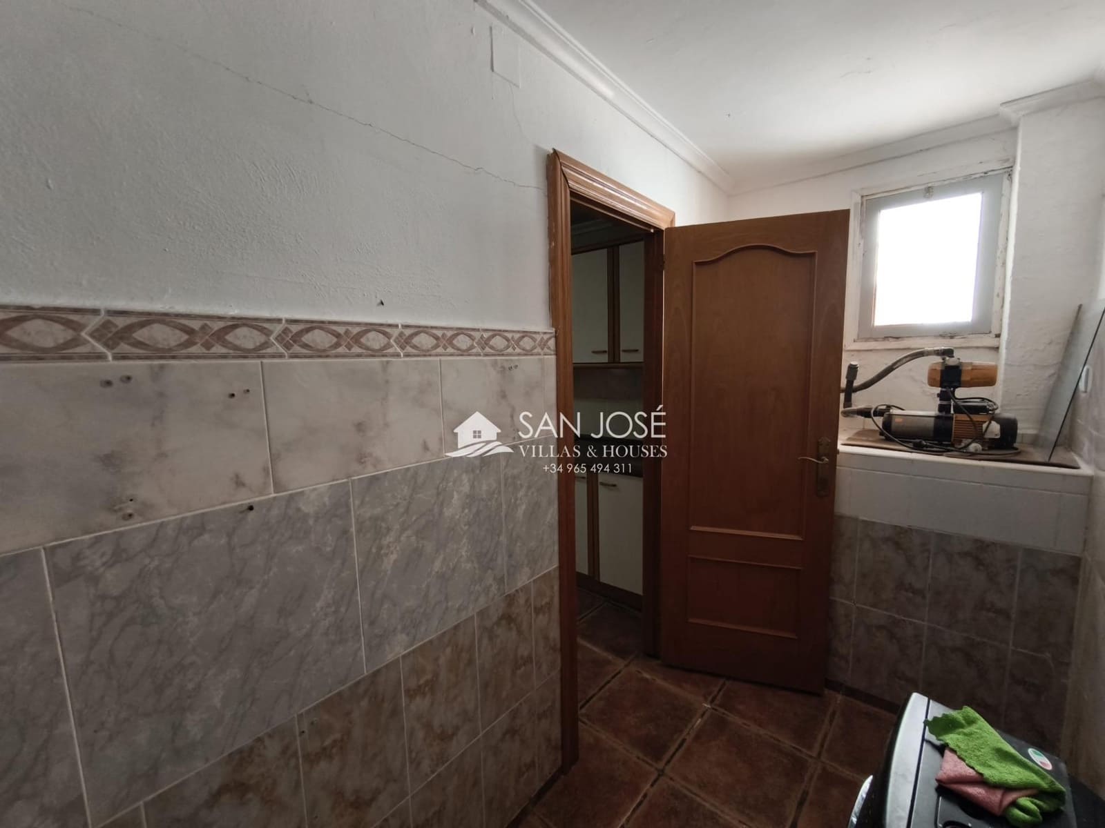 5 bedroom Villa for sale in Aspe with pool - € 285,000 (Ref: 9788561)