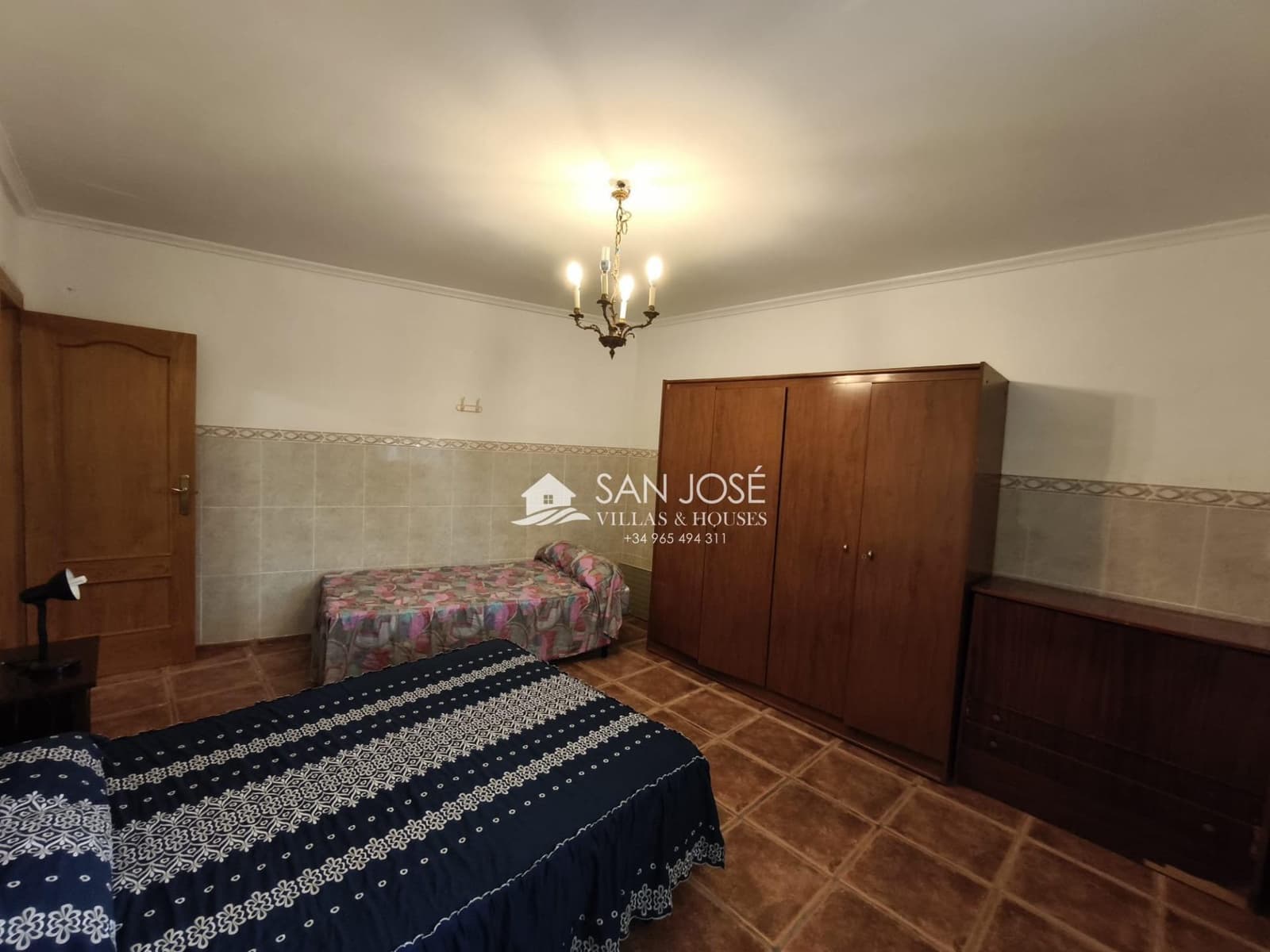 5 bedroom Villa for sale in Aspe with pool - € 285,000 (Ref: 9788561)