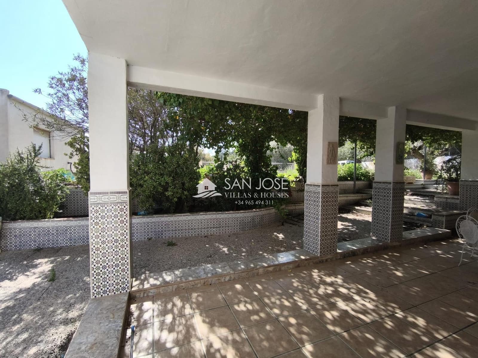 5 bedroom Villa for sale in Aspe with pool - € 285,000 (Ref: 9788561)