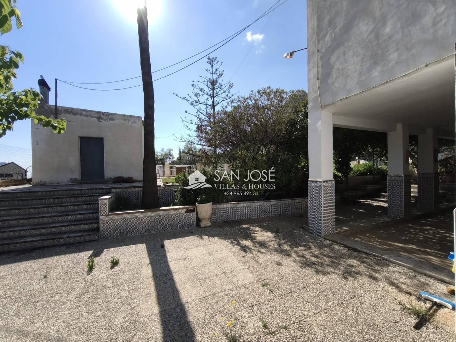 5 bedroom Villa for sale in Aspe with pool - € 285,000 (Ref: 9788561)