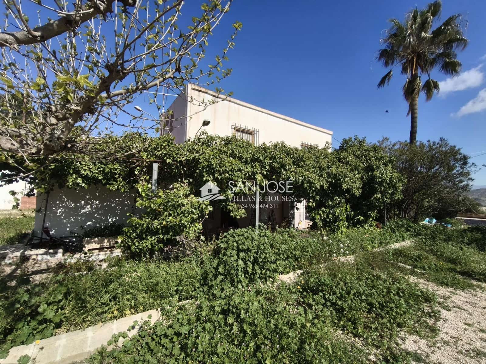 5 bedroom Villa for sale in Aspe with pool - € 285,000 (Ref: 9788561)