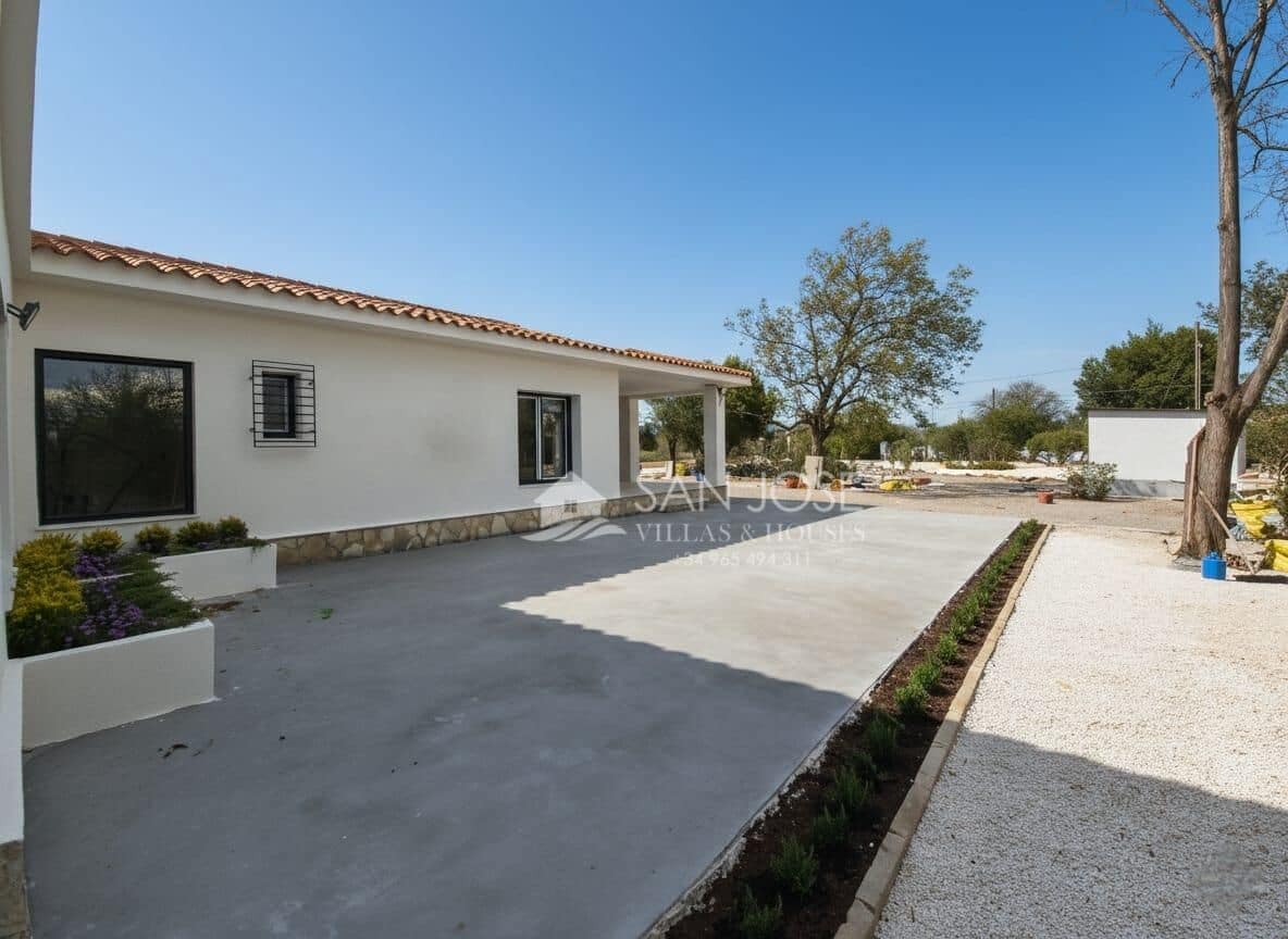 4 slaapkamer Villa te koop in San Vicente / Sant Vicent del Raspeig met zwembad - € 499.000 (Ref: 9788564)