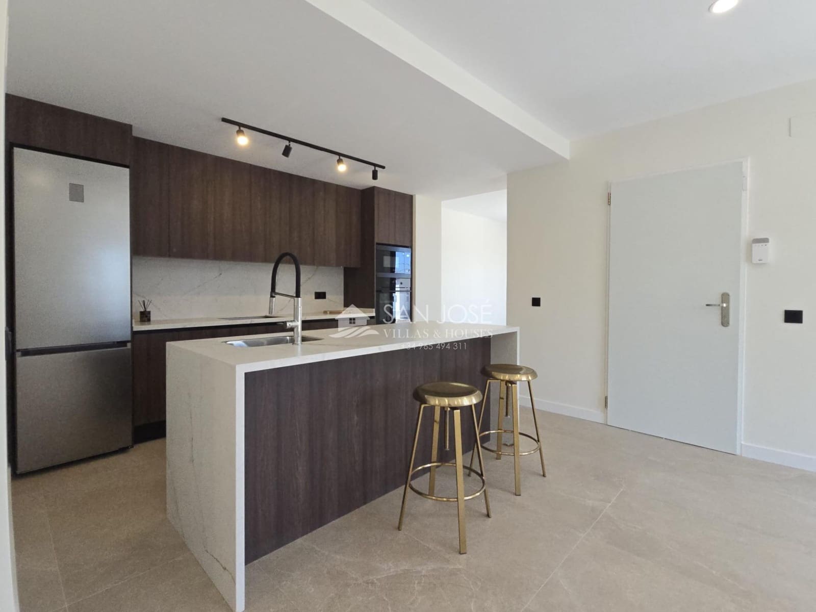 4 bedroom Villa for sale in San Vicente / Sant Vicent del Raspeig - € 499,000 (Ref: 9788564)