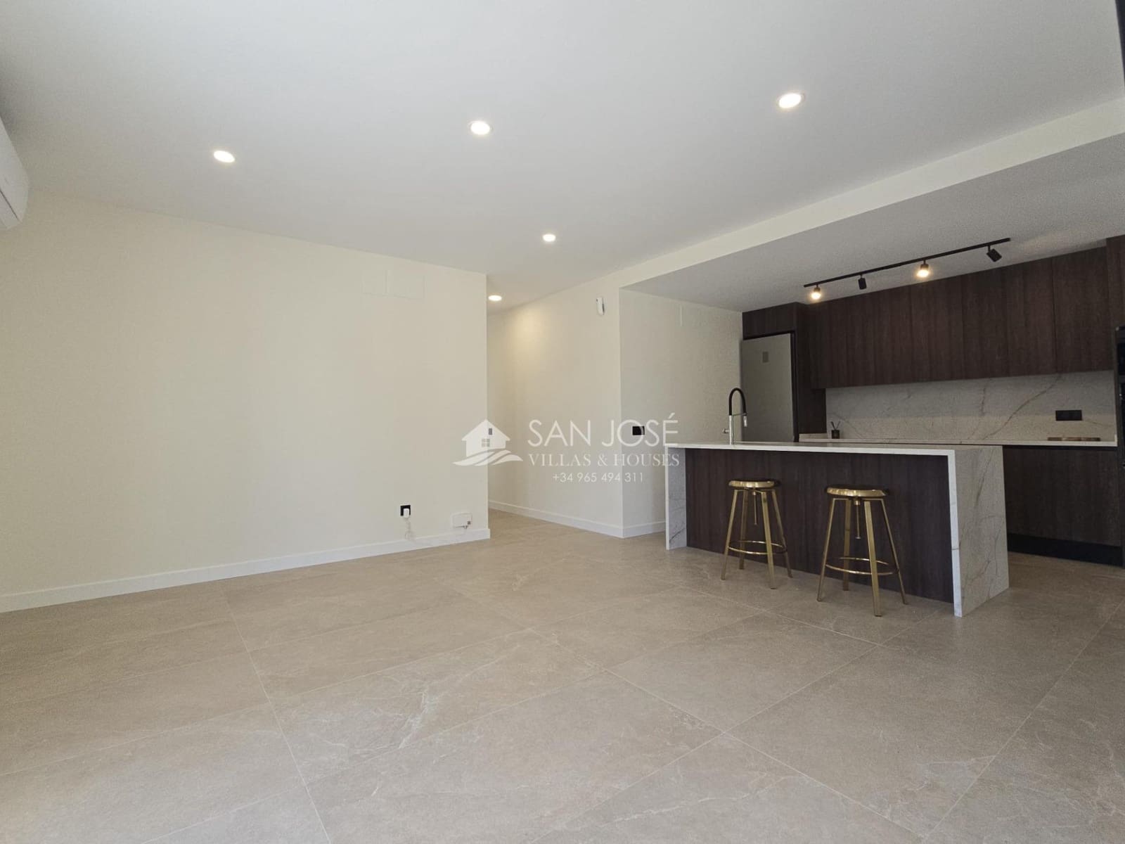 4 bedroom Villa for sale in San Vicente / Sant Vicent del Raspeig - € 499,000 (Ref: 9788564)