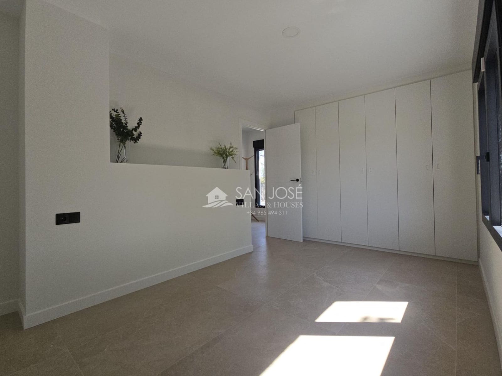 4 bedroom Villa for sale in San Vicente / Sant Vicent del Raspeig - € 499,000 (Ref: 9788564)