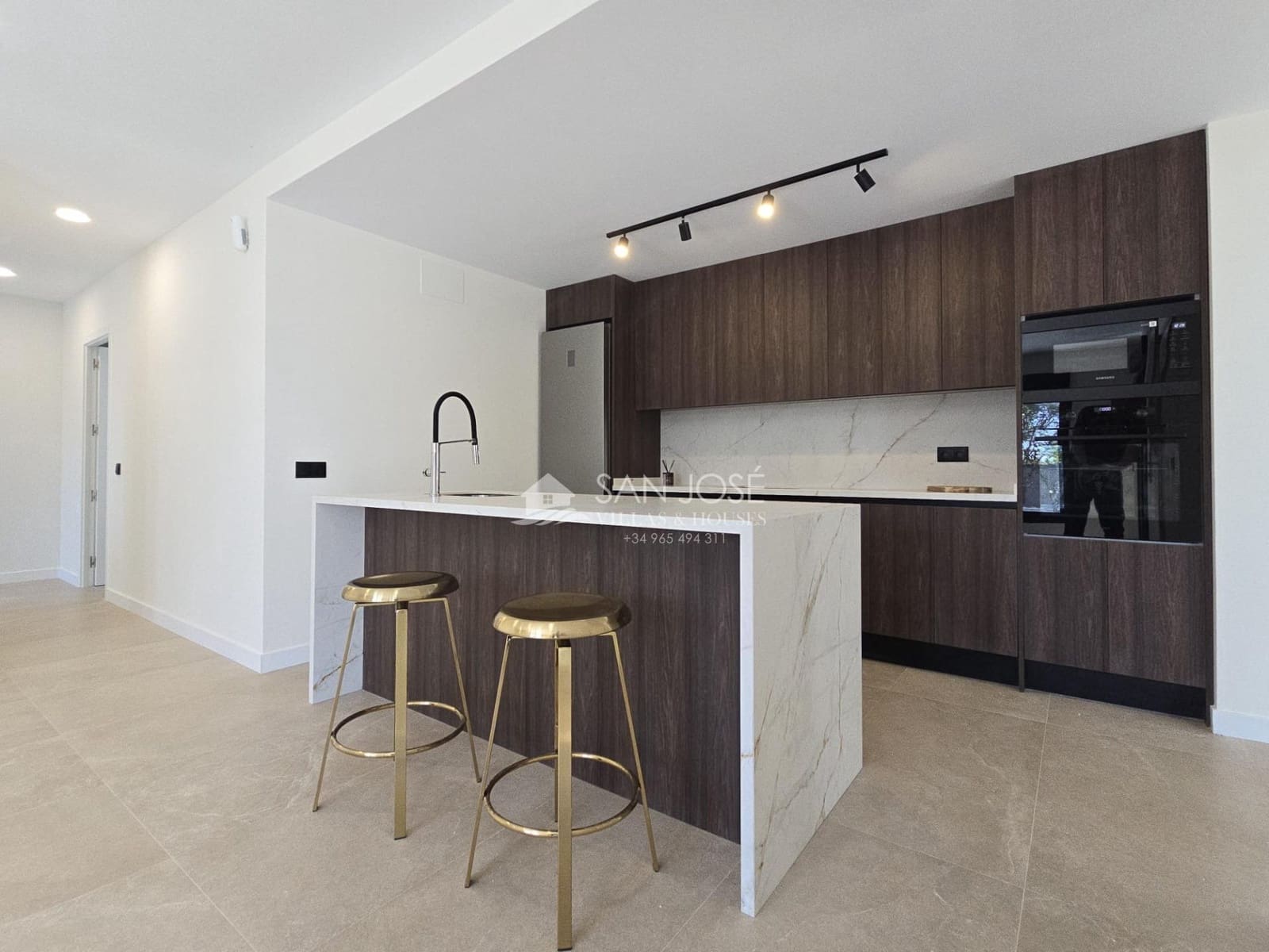 4 bedroom Villa for sale in San Vicente / Sant Vicent del Raspeig - € 499,000 (Ref: 9788564)