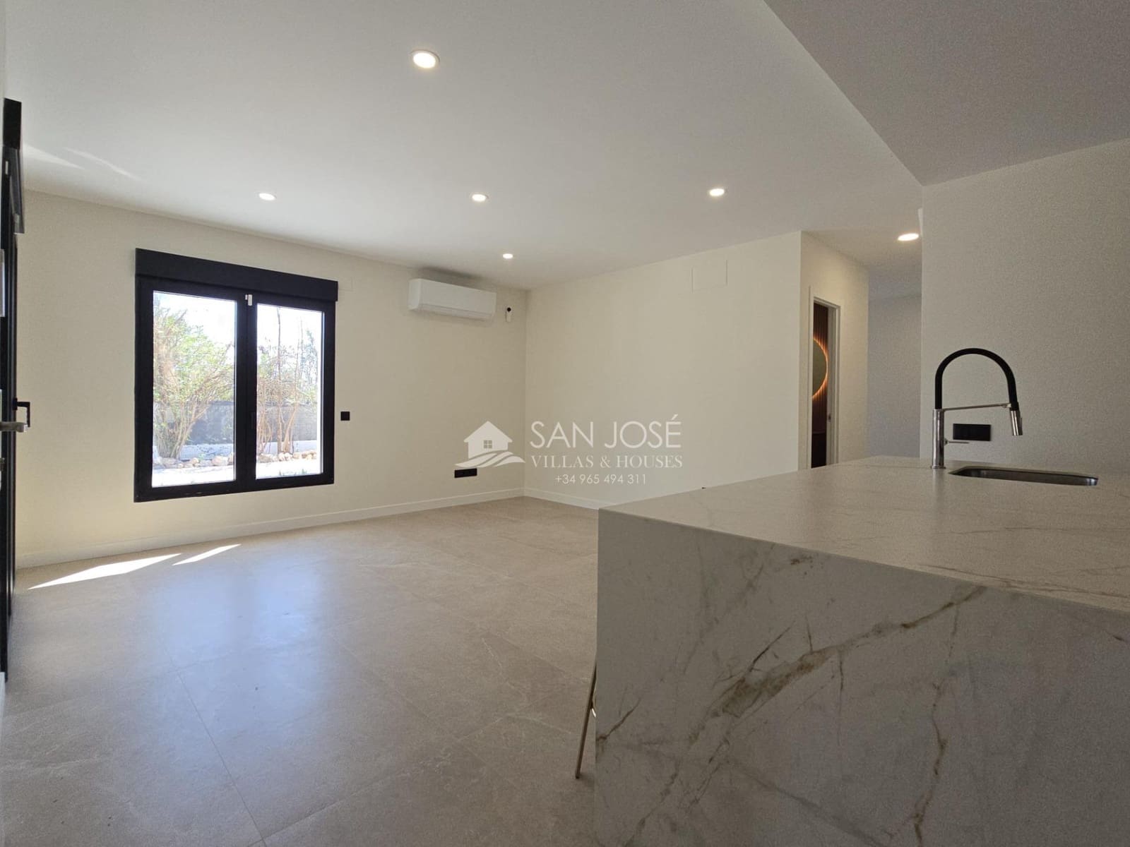 4 bedroom Villa for sale in San Vicente / Sant Vicent del Raspeig - € 499,000 (Ref: 9788564)