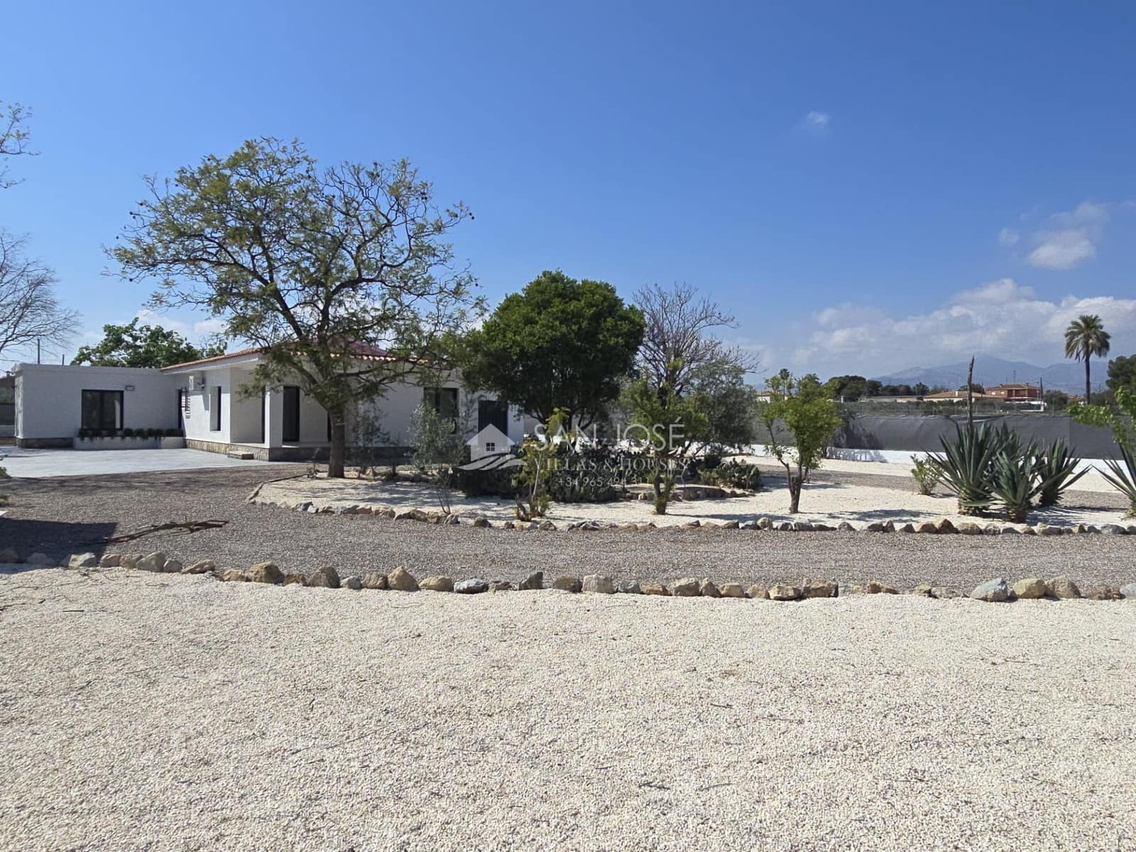 4 bedroom Villa for sale in San Vicente / Sant Vicent del Raspeig - € 499,000 (Ref: 9788564)