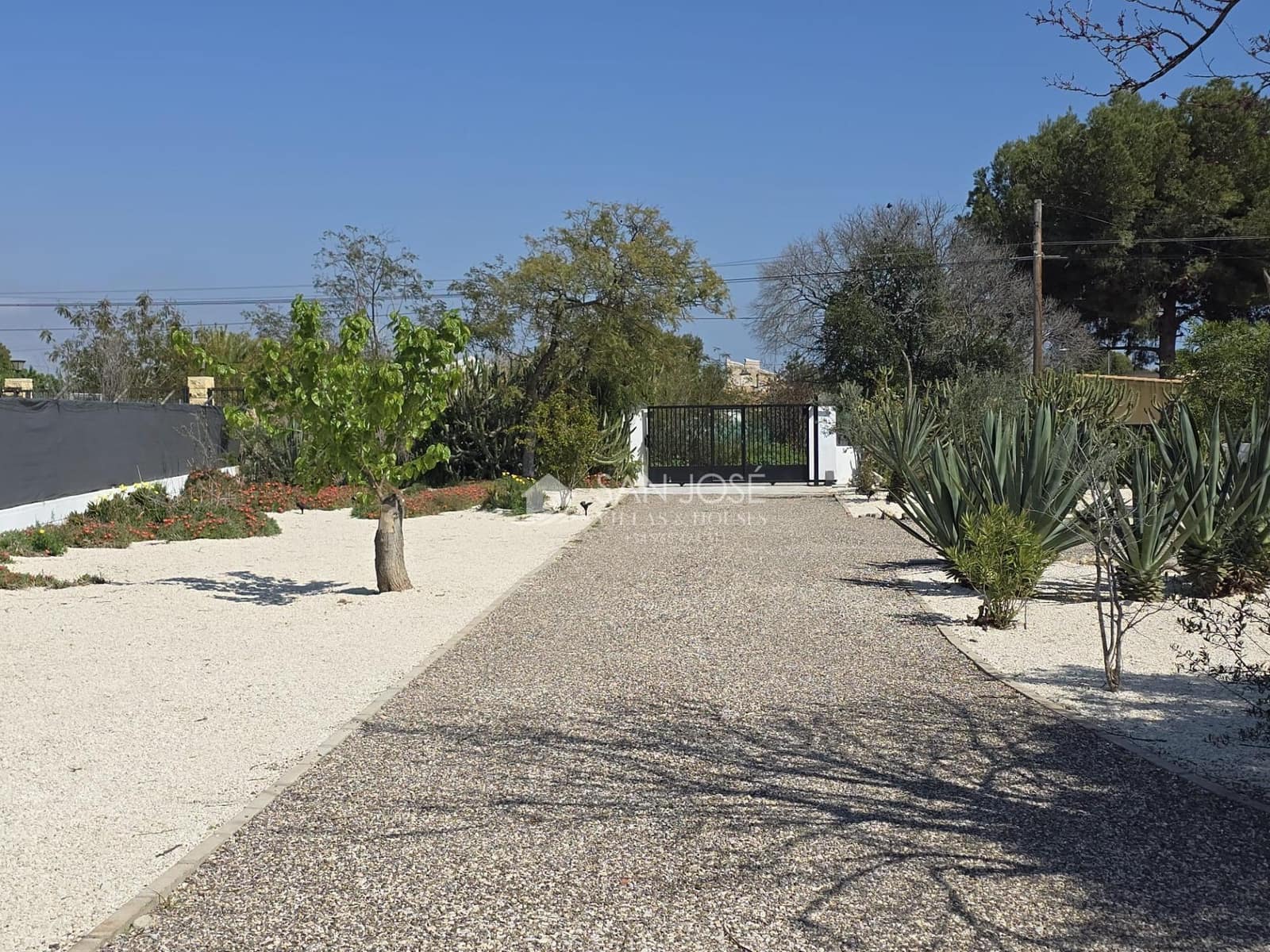 4 bedroom Villa for sale in San Vicente / Sant Vicent del Raspeig - € 499,000 (Ref: 9788564)